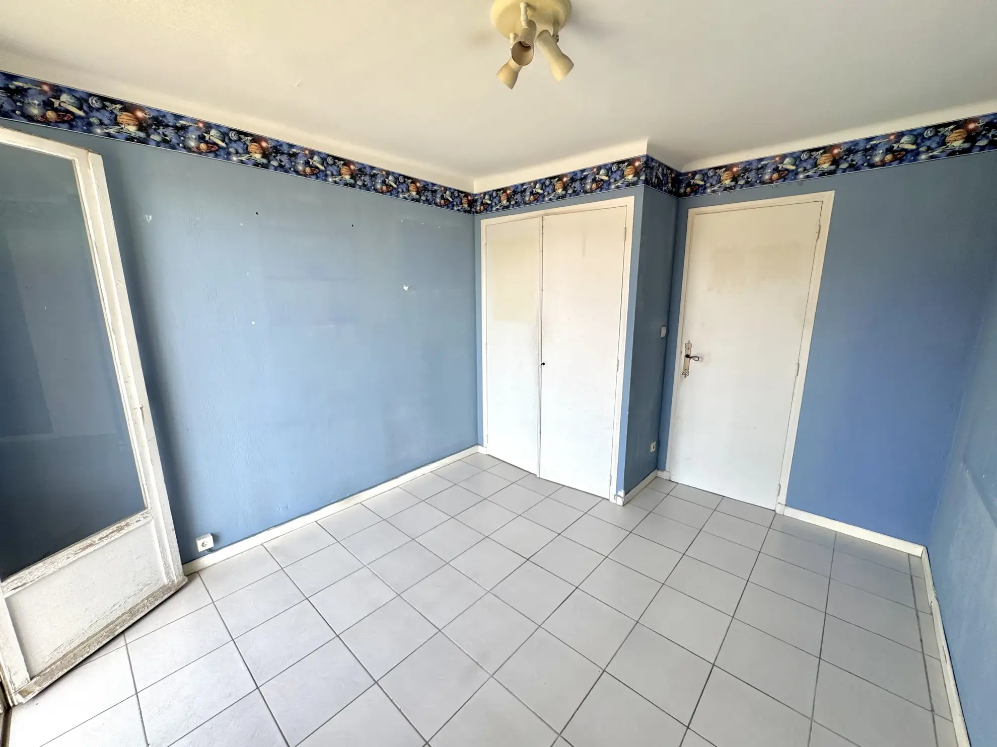 Appartement T3/T4 à rénover à Marseille, calme et lumineux 