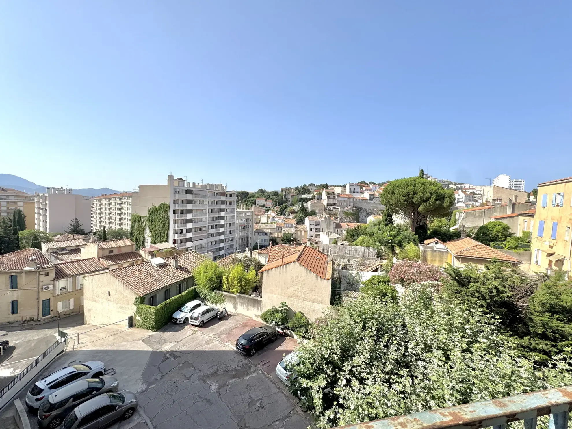 Appartement T3/T4 à rénover à Marseille, calme et lumineux