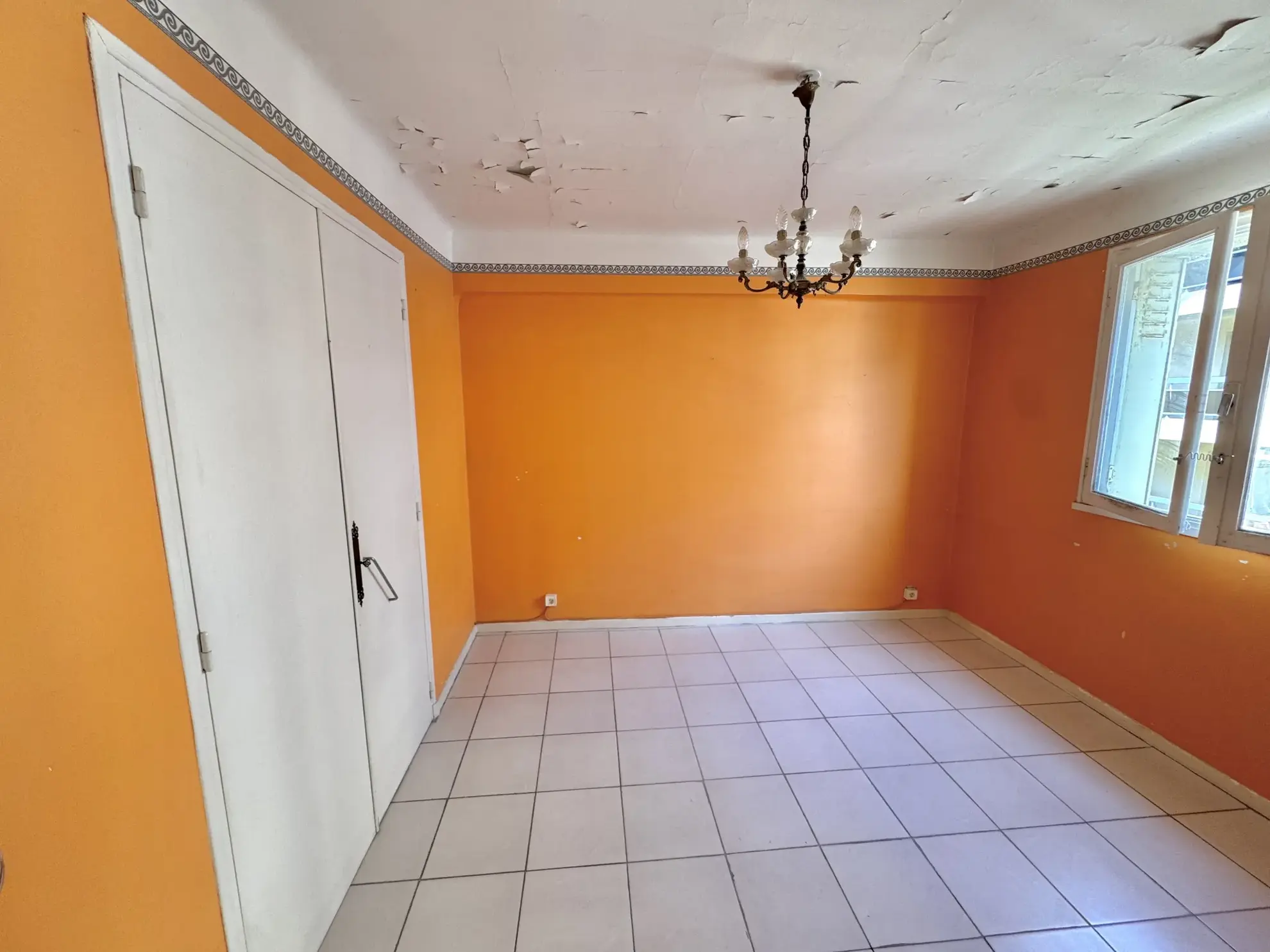 Appartement T3/T4 à rénover à Marseille, calme et lumineux 