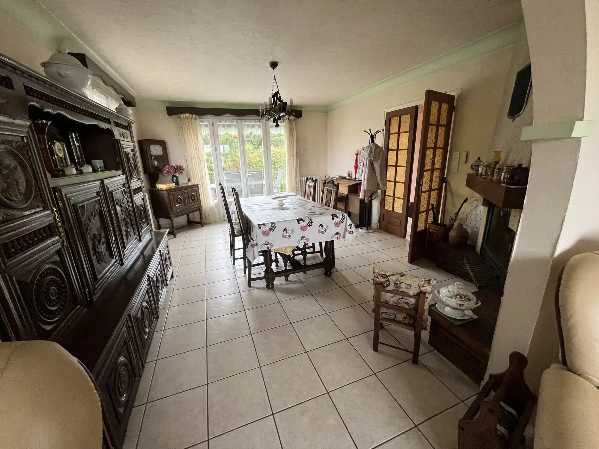 Maison de type 4 avec isolation extérieure à Saint VARENT - Calme et confort sur 1977 m² 