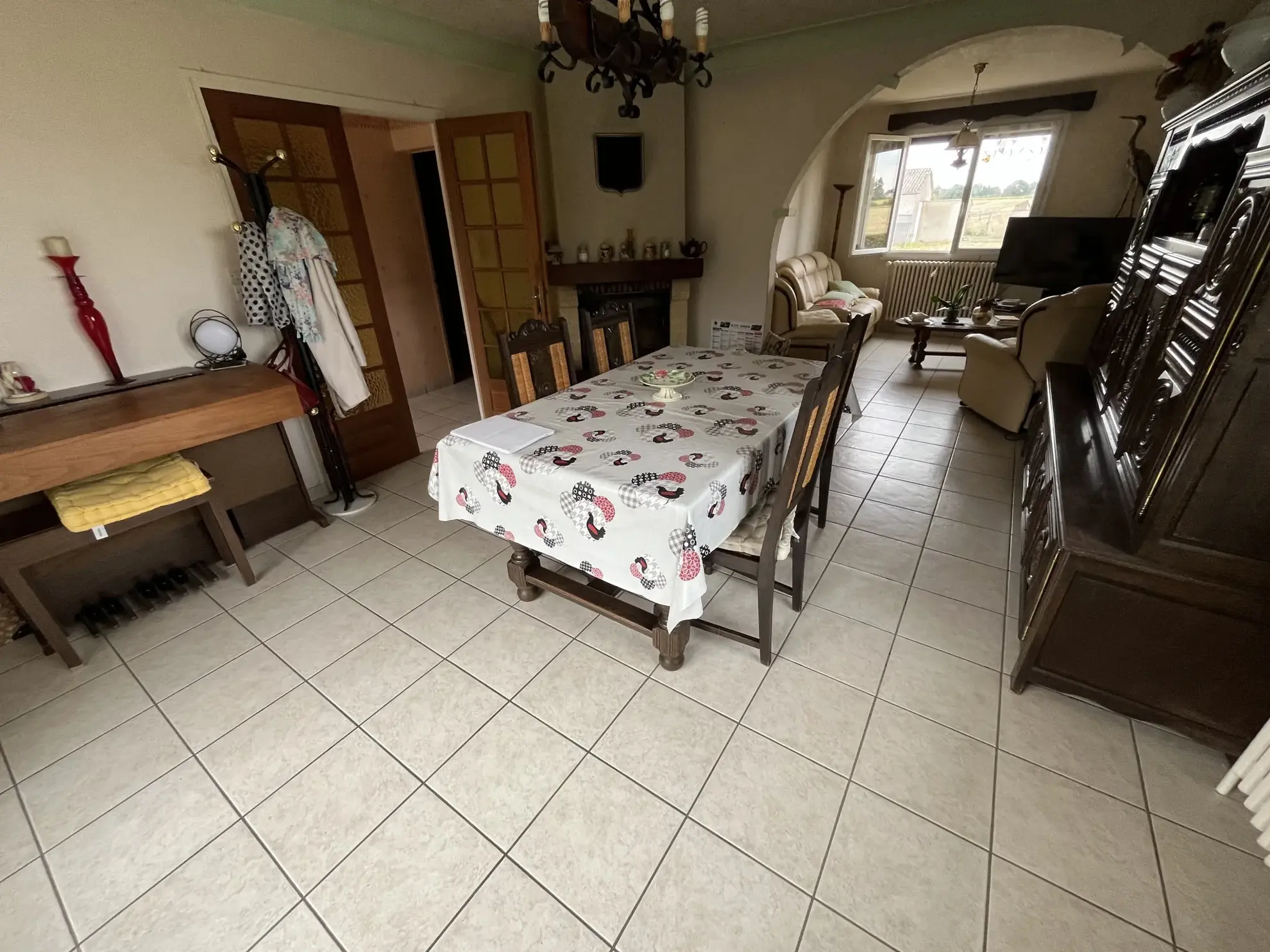 Maison de type 4 avec isolation extérieure à Saint VARENT - Calme et confort sur 1977 m² 