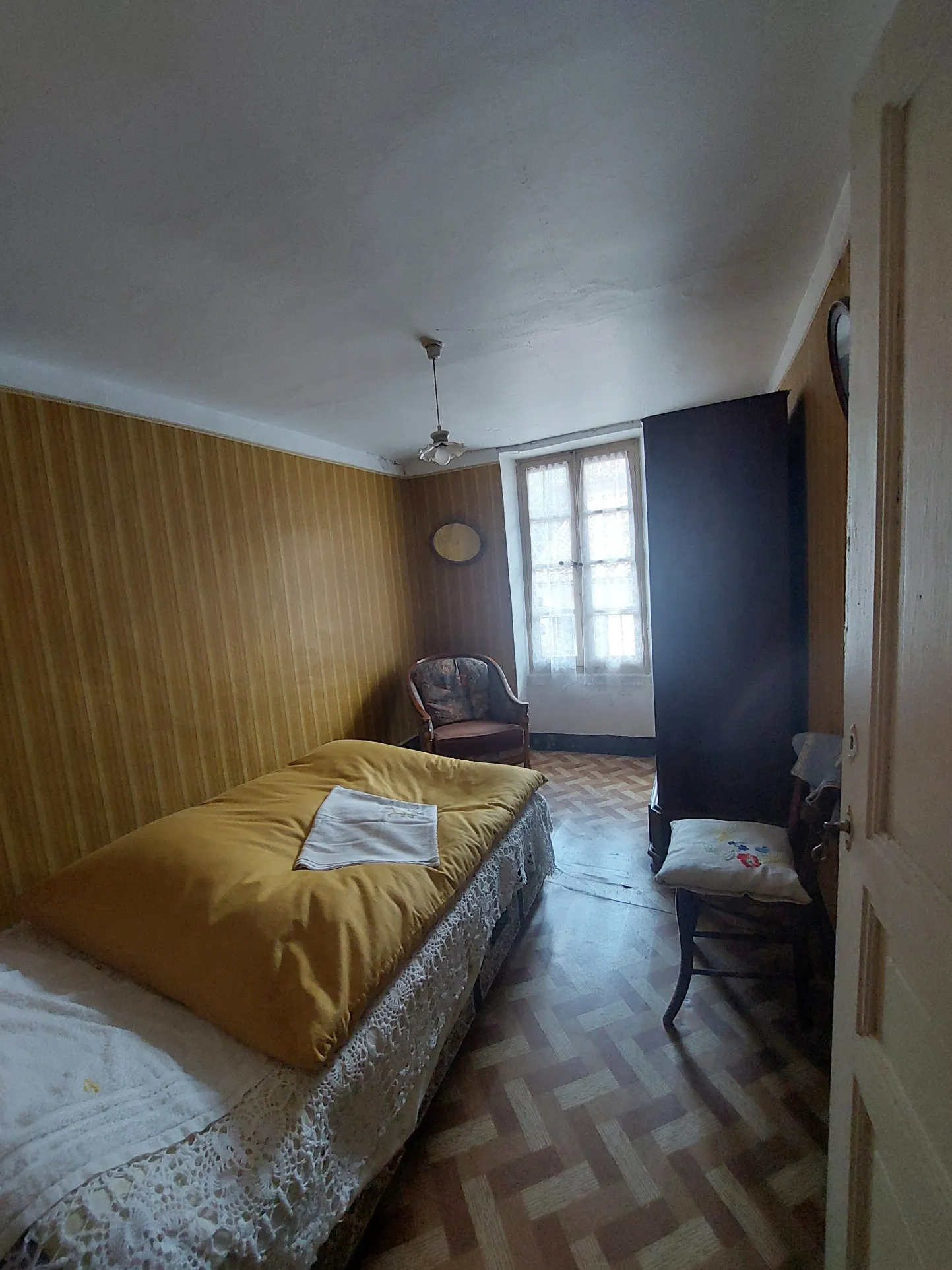 Maison de village à rénover de 72,20 m² à Camarès avec caves et terrasse 