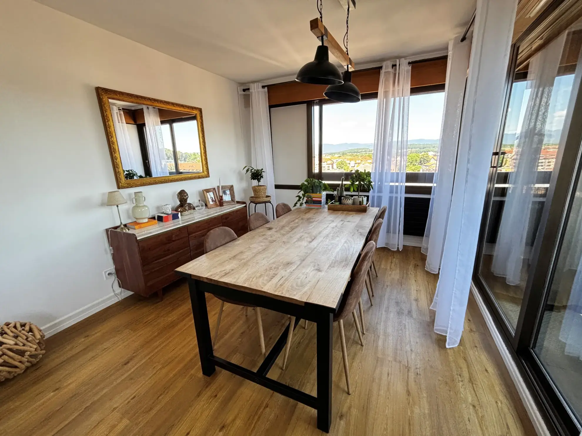 Appartement rénové de 99,90 m² avec vue à Belfort Centre 