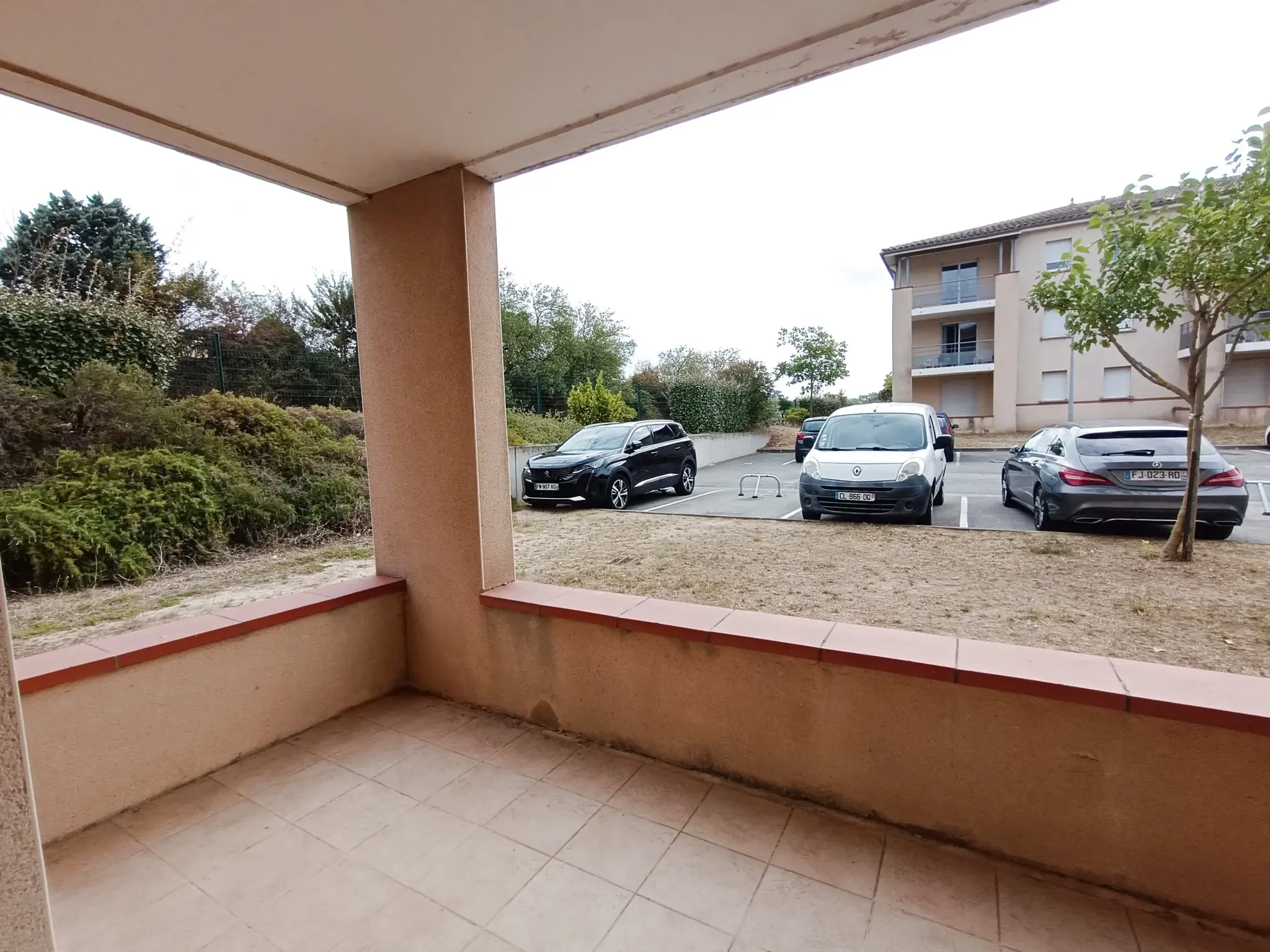 Appartement T3 avec terrasse et parking à Carcassonne - Confort de plain-pied 