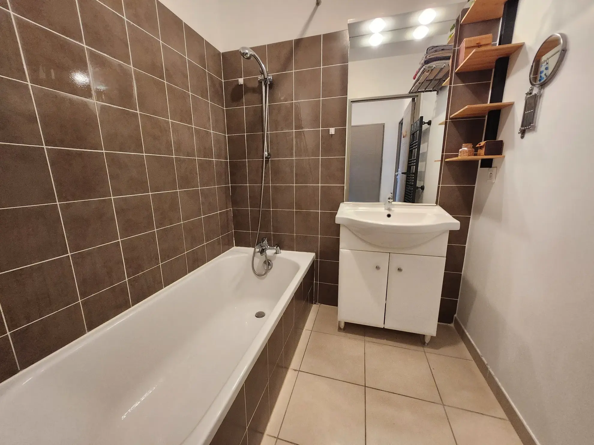 Charmant appartement T3 de 60 m² à Pertuis avec balcon et parking - Résidence sécurisée 