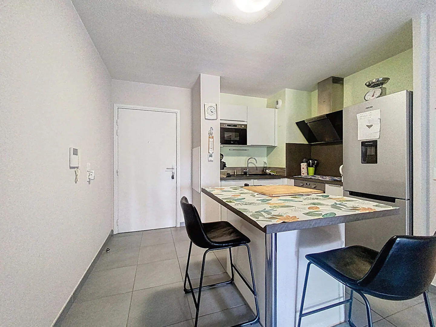 Bel appartement Type 2 avec terrasse et stationnement à Gardanne 