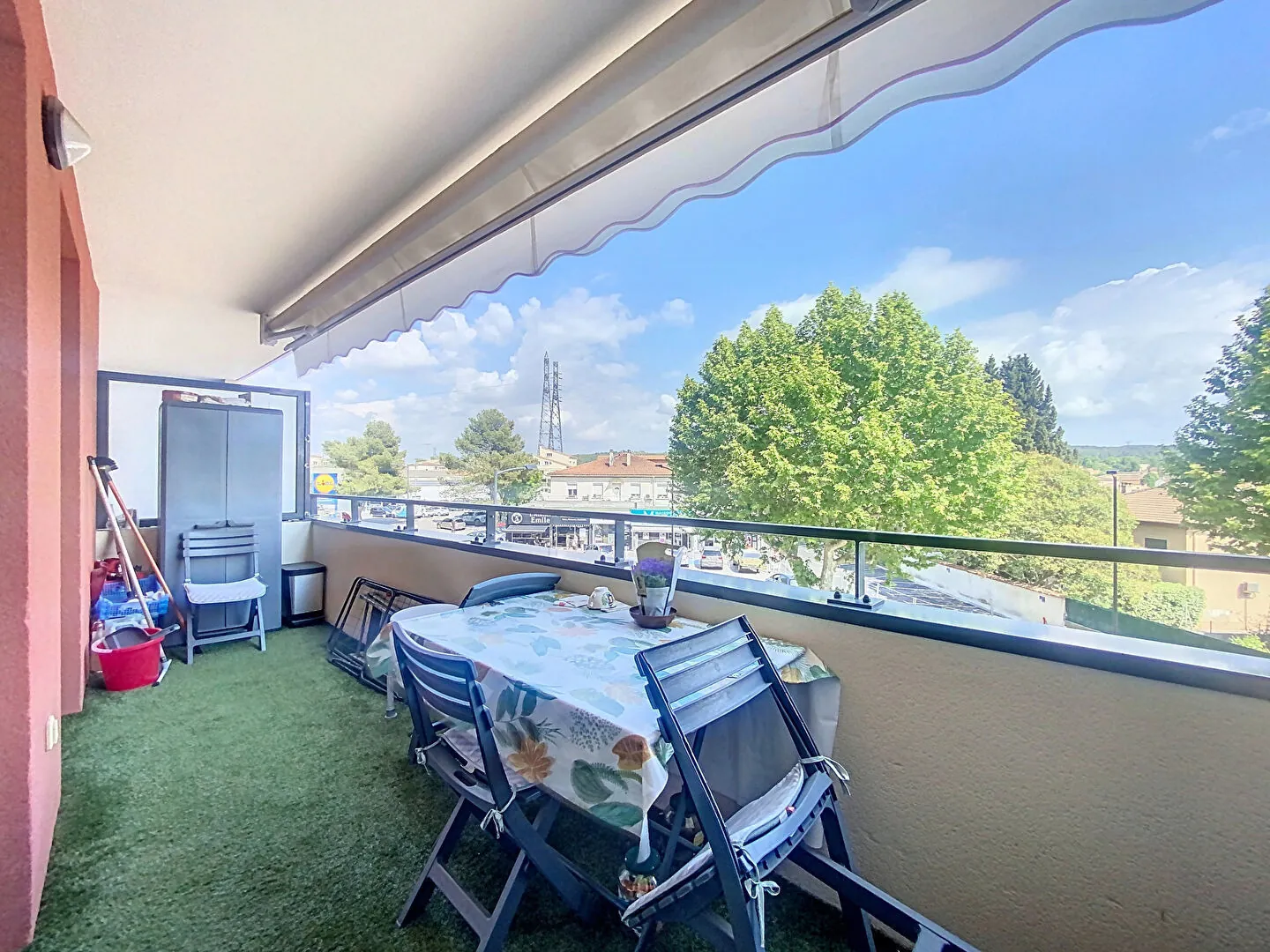 Bel appartement Type 2 avec terrasse et stationnement à Gardanne