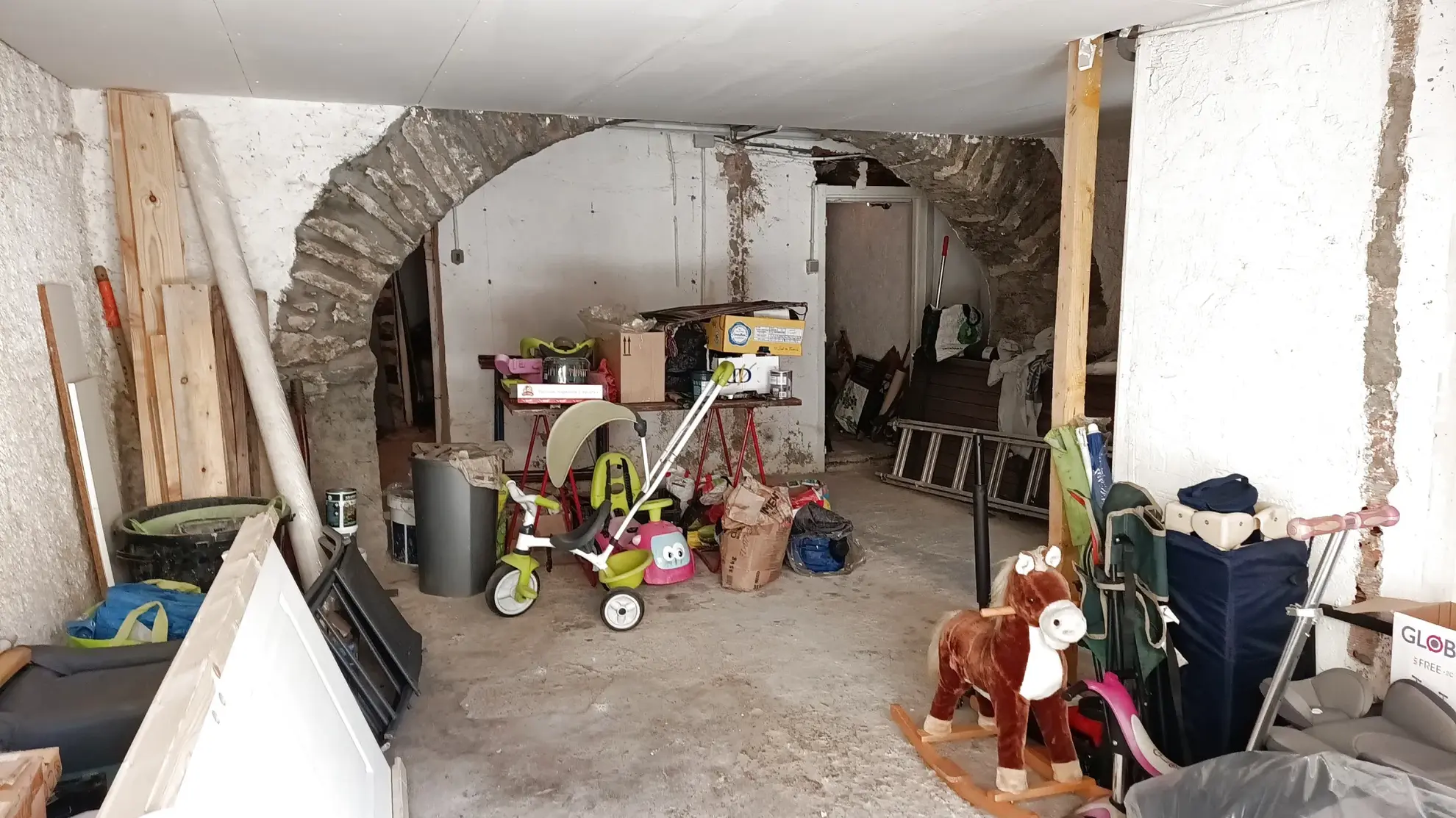 Maison à vendre à Arles-sur-Tech - 150 m², 4 chambres, rénovation en cours