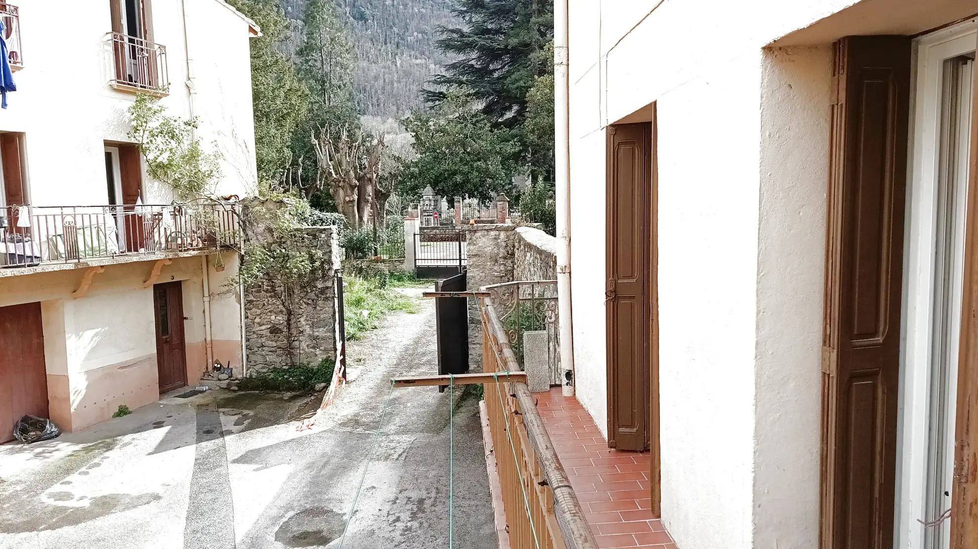 Maison à vendre à Arles-sur-Tech - 150 m², 4 chambres, rénovation en cours 