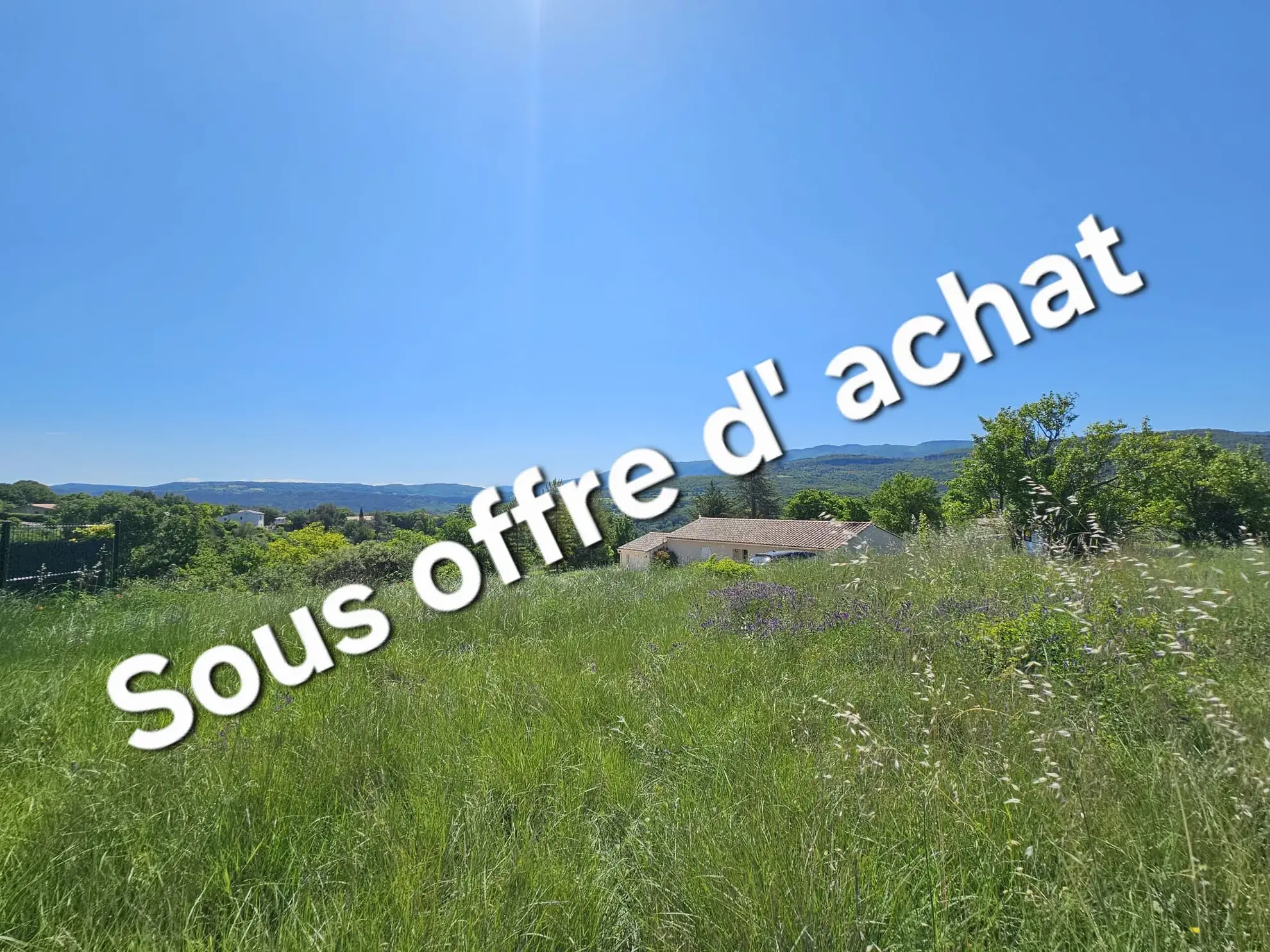 Terrain constructible de 660 m² avec magnifique vue sur le Luberon à Apt