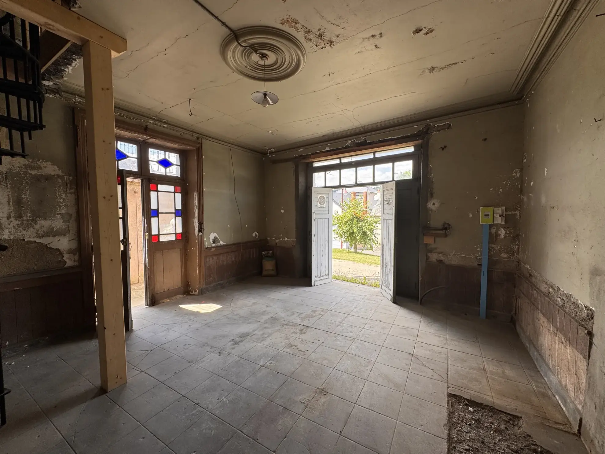 Petite maison à vendre à Neussargues Moissac avec jardin et parking - Opportunité rare 