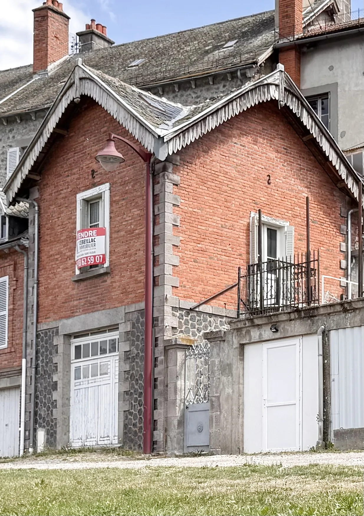 Petite maison à vendre à Neussargues Moissac avec jardin et parking - Opportunité rare