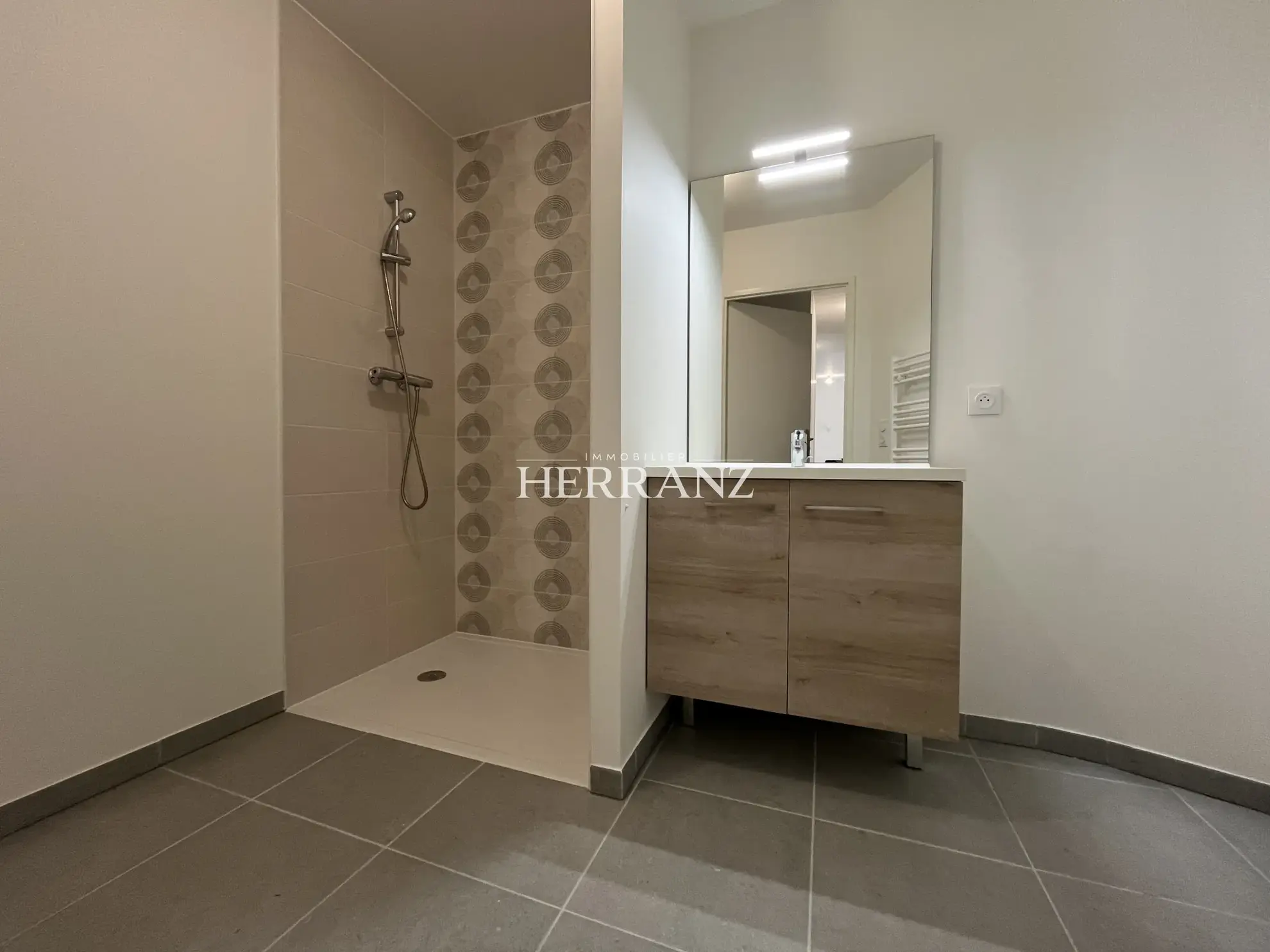 Appartement T3 neuf avec balcon à Mios, proche Bordeaux 