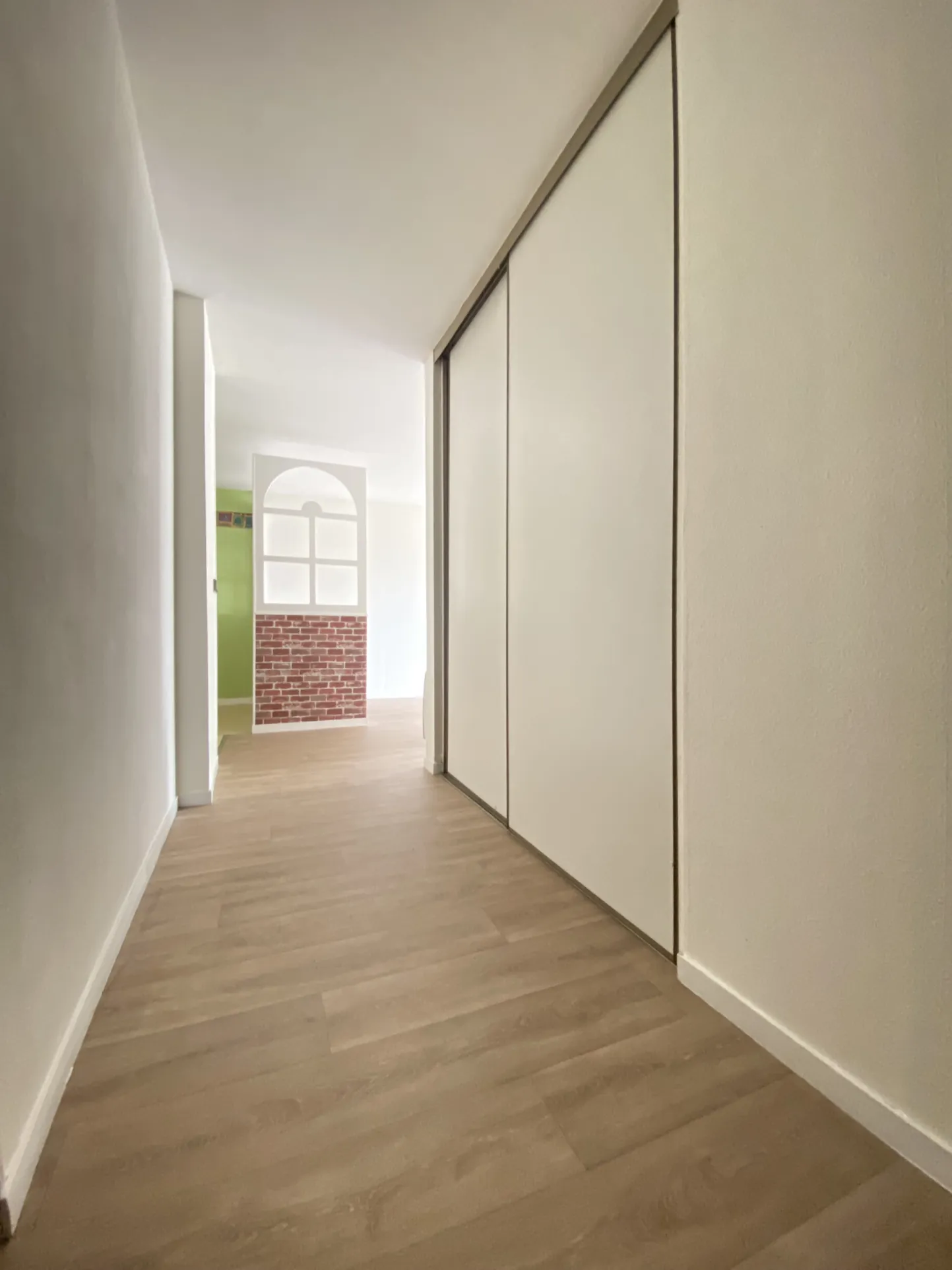 Spacieux appartement en centre-ville d'Abbeville avec balcon et ascenseur 