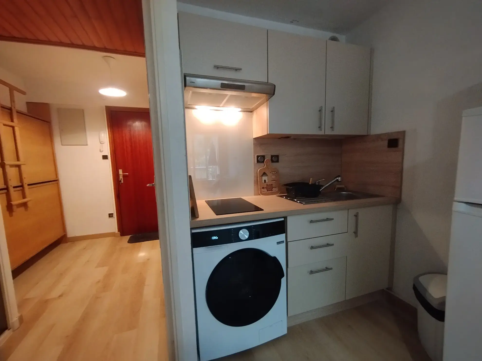 Studio meublé à vendre à Saint Mandrier, proche plage avec parking sécurisé 