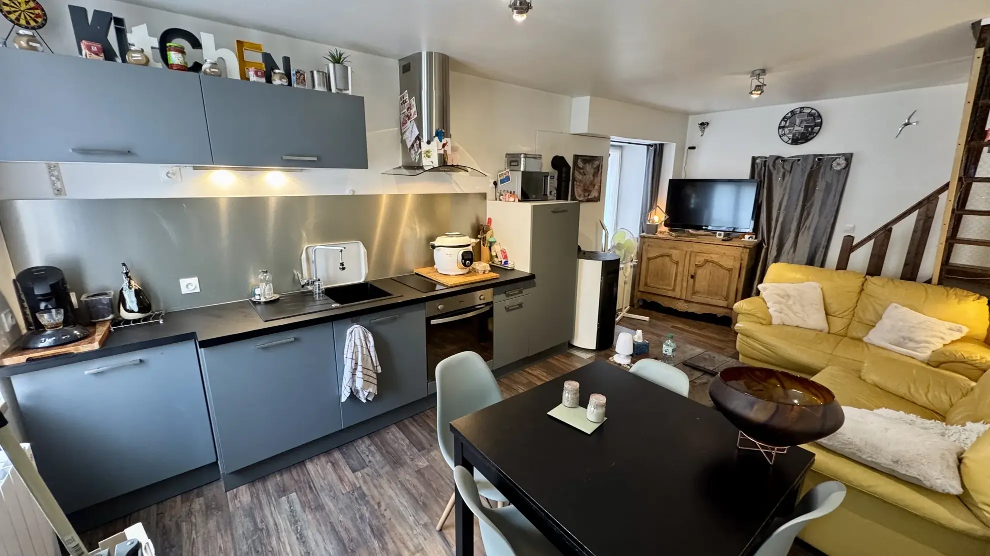 Belle maison sans travaux à Avallon, 3 chambres, chauffage granulés, centre-ville 