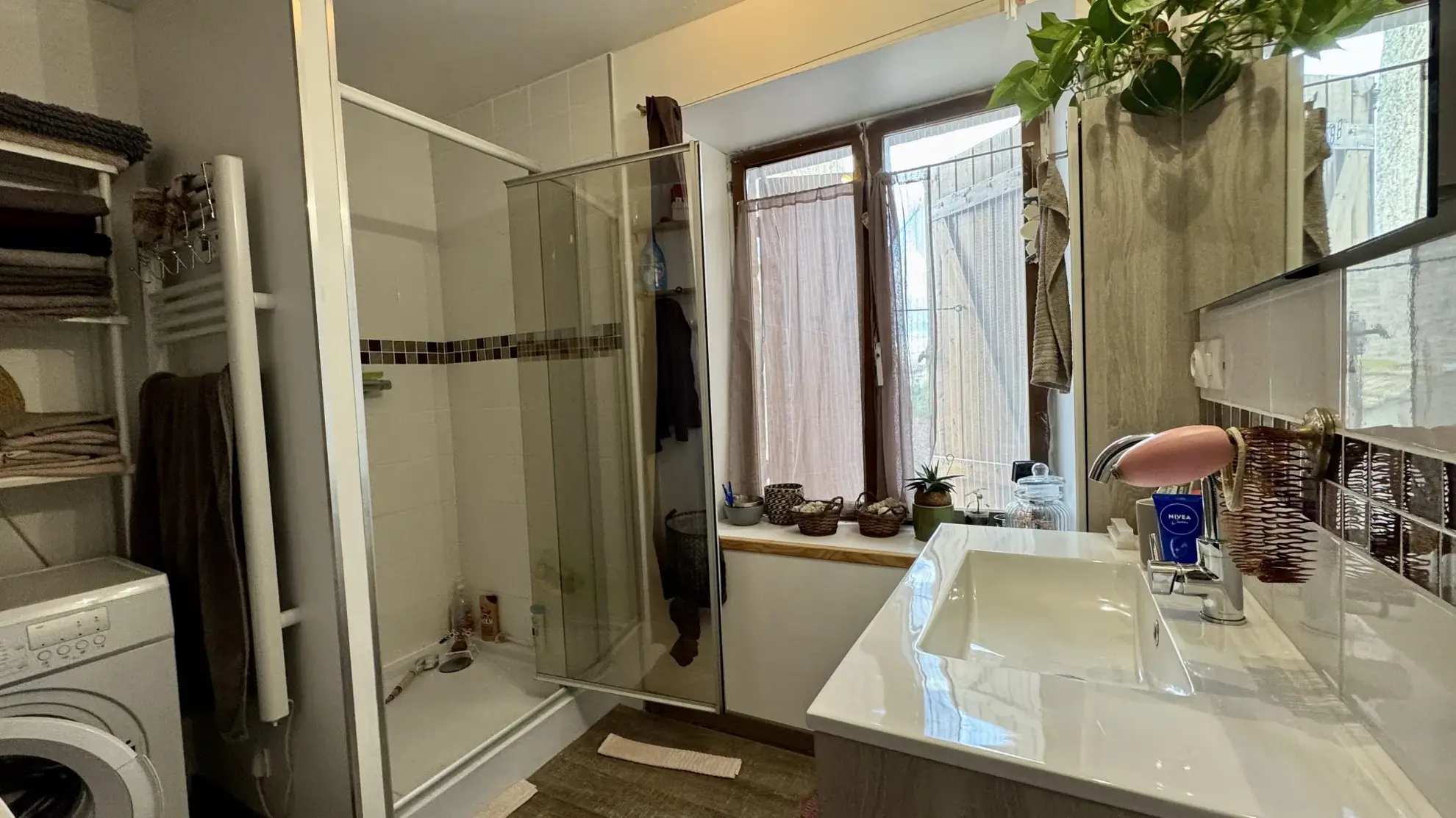 Belle maison sans travaux à Avallon, 3 chambres, chauffage granulés, centre-ville 