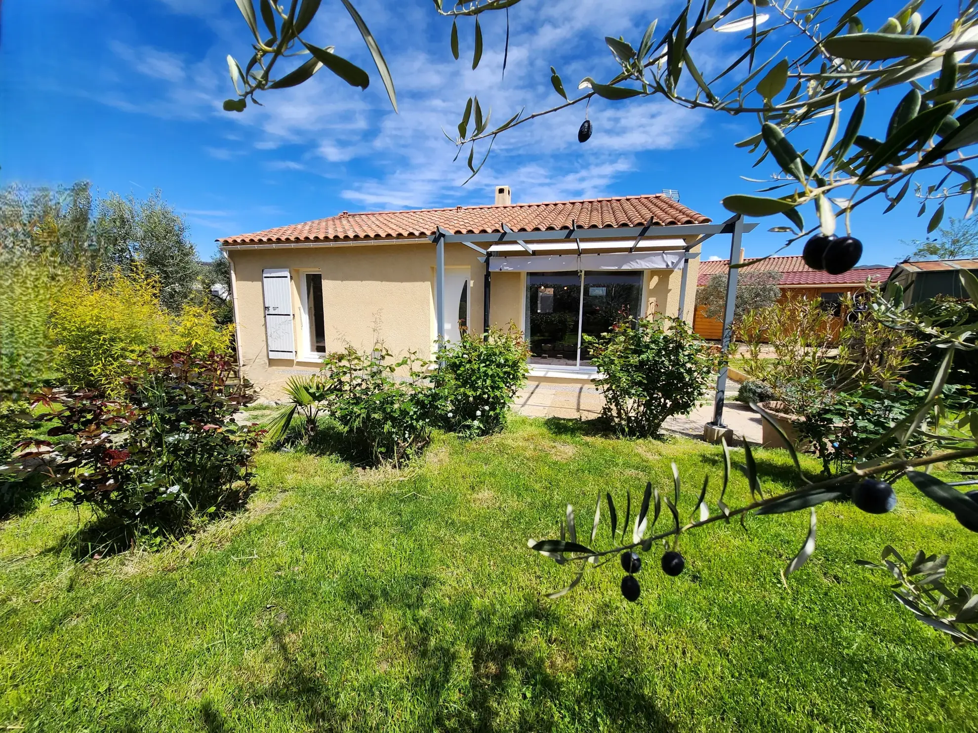 Maison de plain-pied de 84 m² avec vue exceptionnelle à Les Mées (04) 