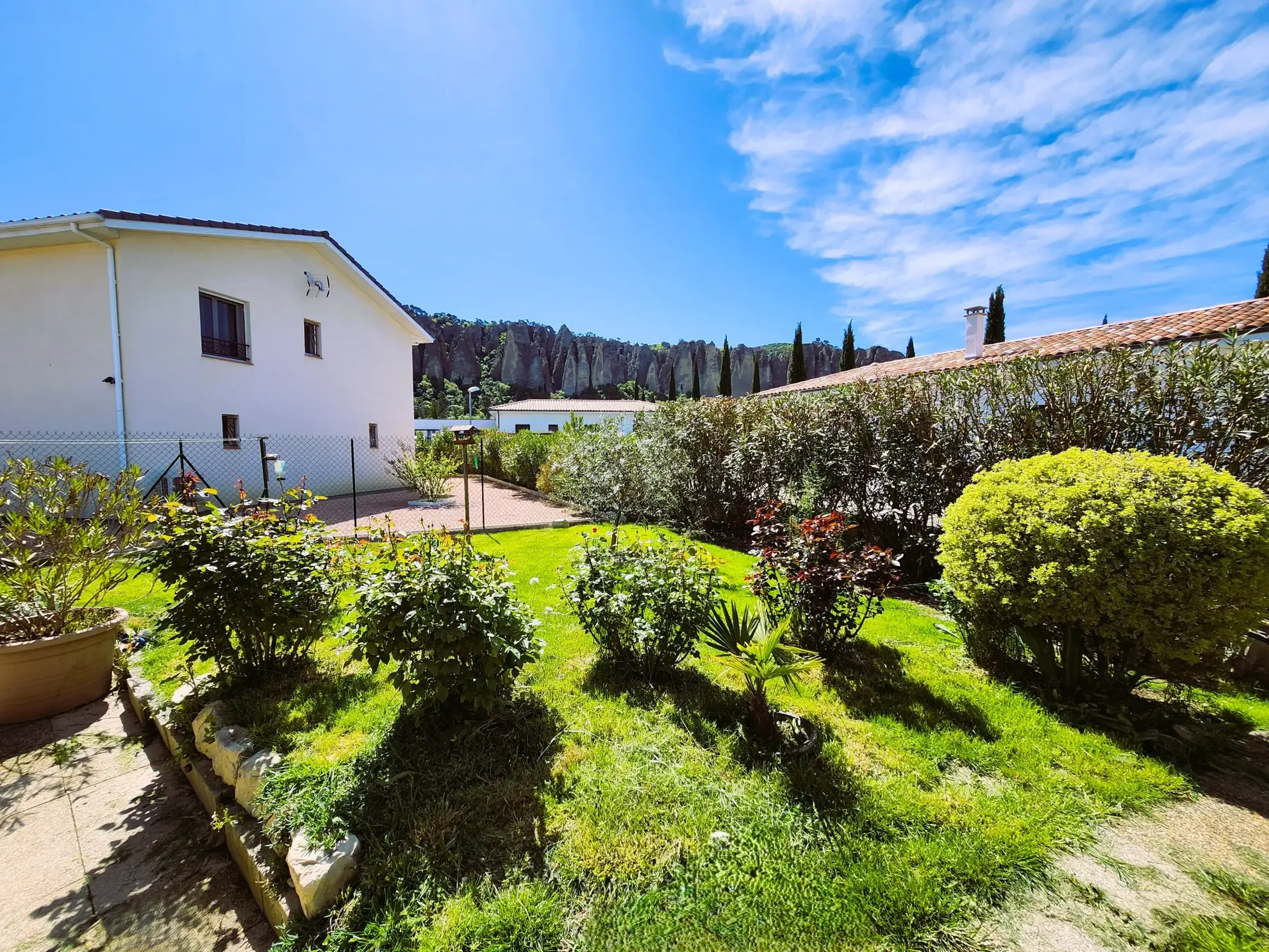 Maison de plain-pied de 84 m² avec vue exceptionnelle à Les Mées (04) 