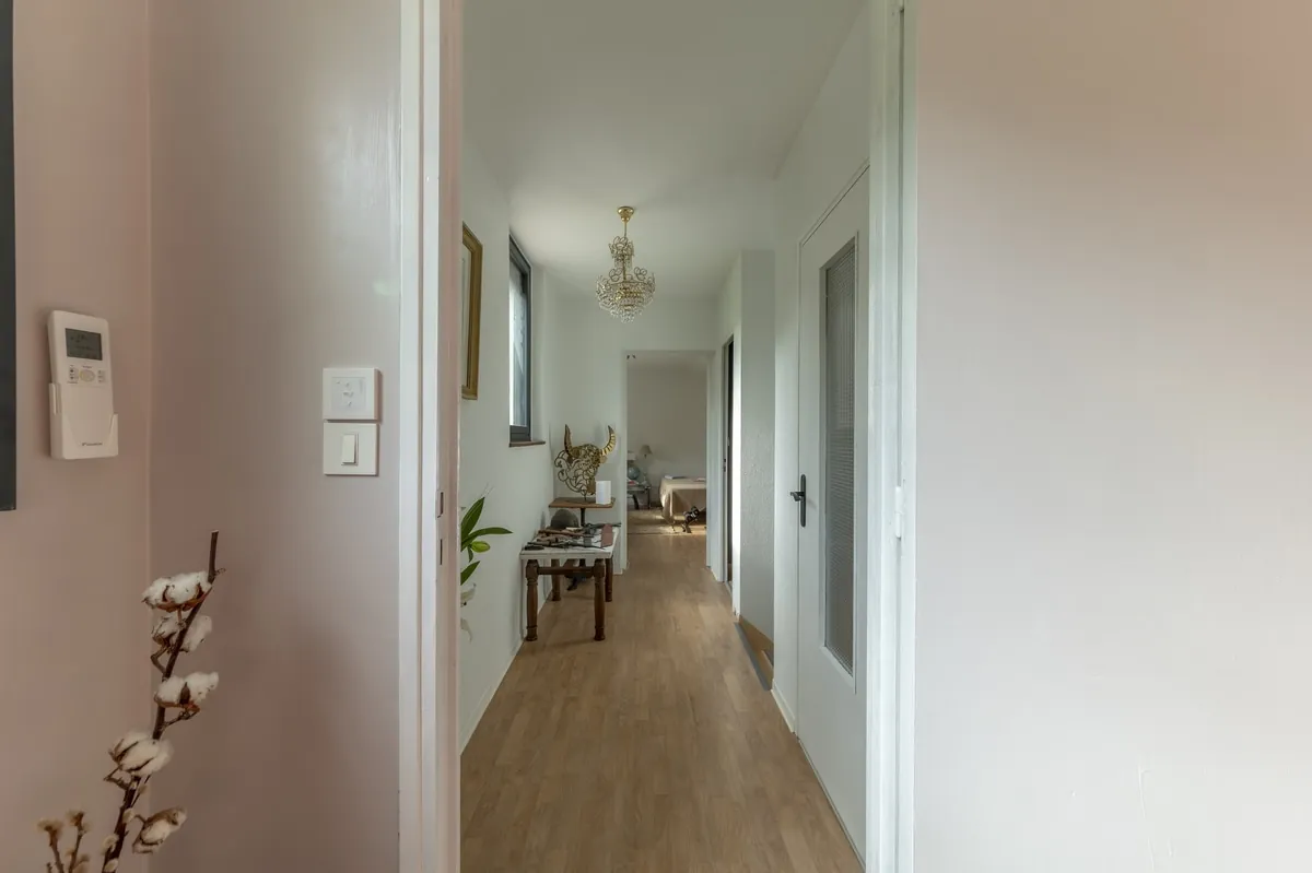 Maison T6 avec grands garages sur terrain de 3204m² près de Montauban 