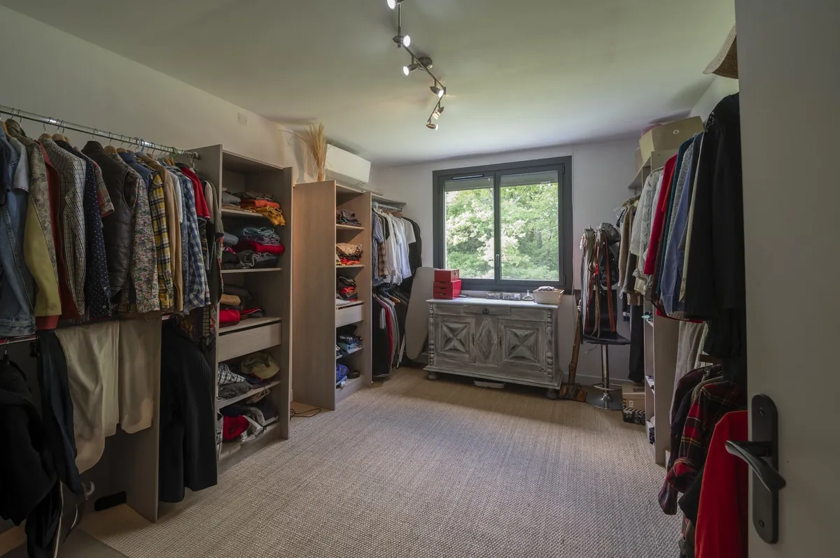 Maison T6 avec grands garages sur terrain de 3204m² près de Montauban 