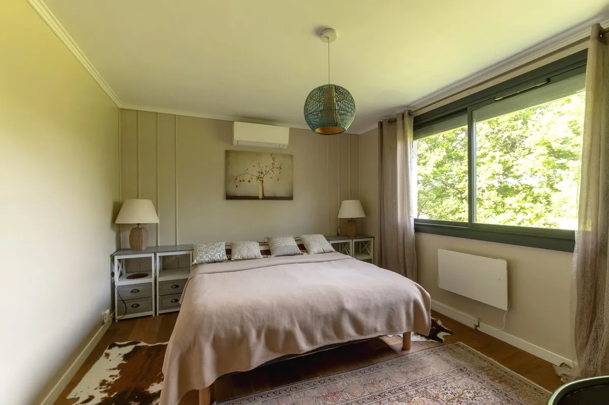 Maison T6 avec grands garages sur terrain de 3204m² près de Montauban 