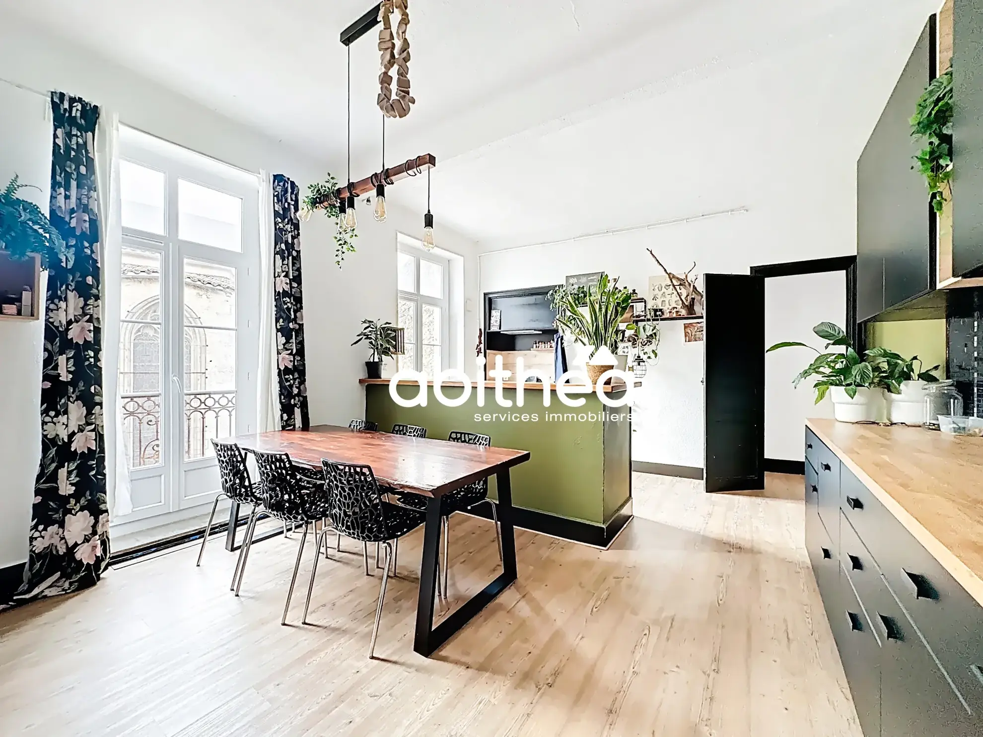 Appartement T5 de 190 m² en centre historique de Béziers avec vue dégagée 