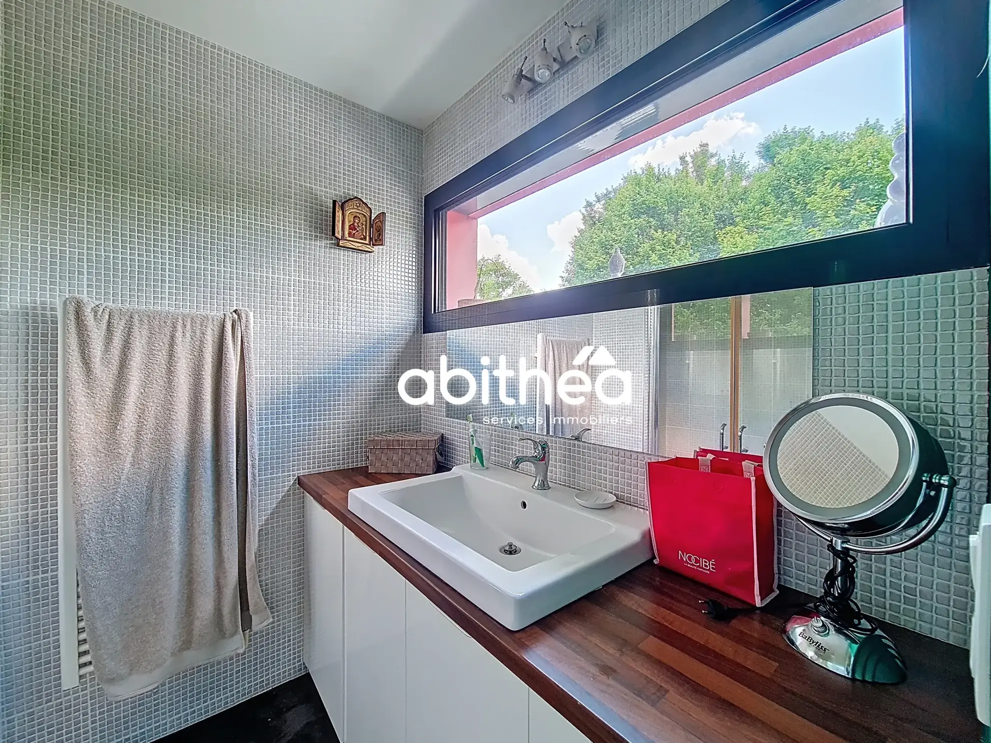 Maison d'architecte avec piscine à Bussac-sur-Charente - 142 m² 