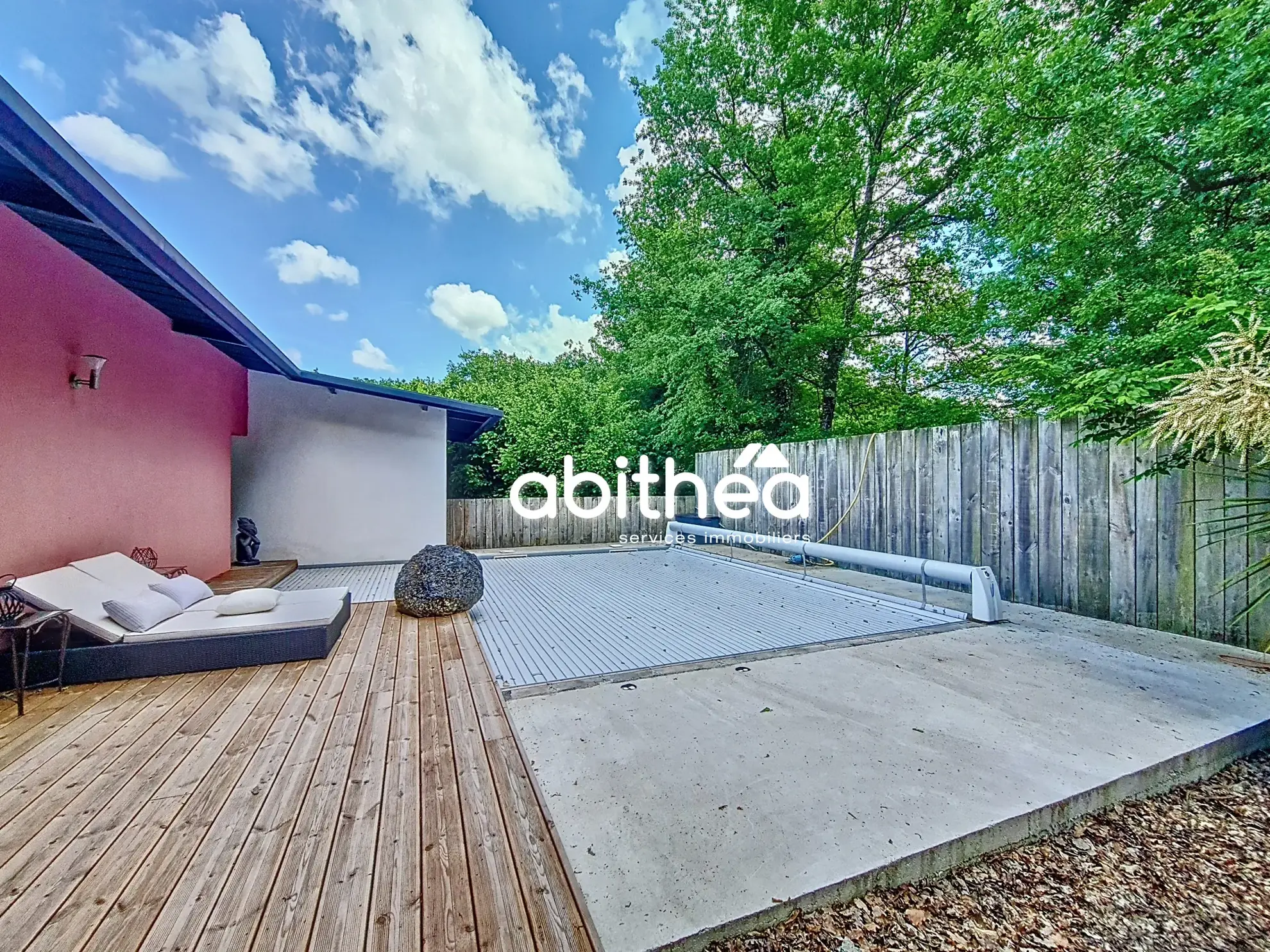 Maison d'architecte avec piscine à Bussac-sur-Charente - 142 m² 