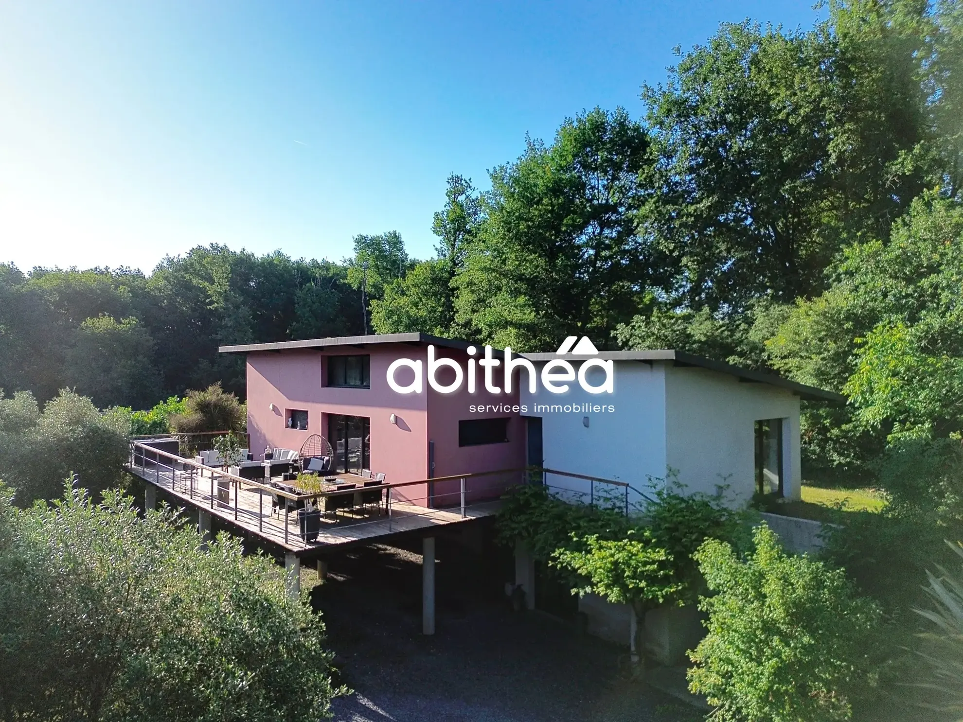 Maison d'architecte avec piscine à Bussac-sur-Charente - 142 m²
