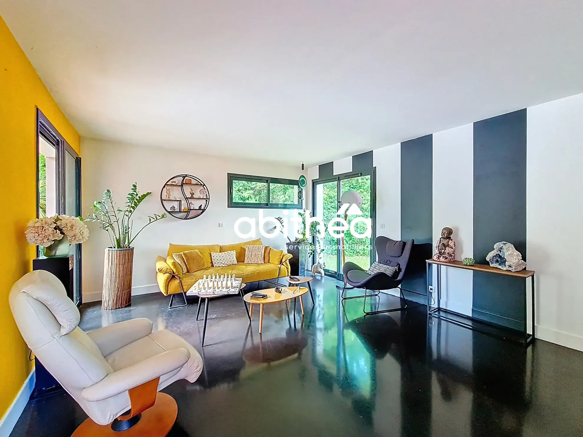 Maison d'architecte avec piscine à Bussac-sur-Charente - 142 m² 