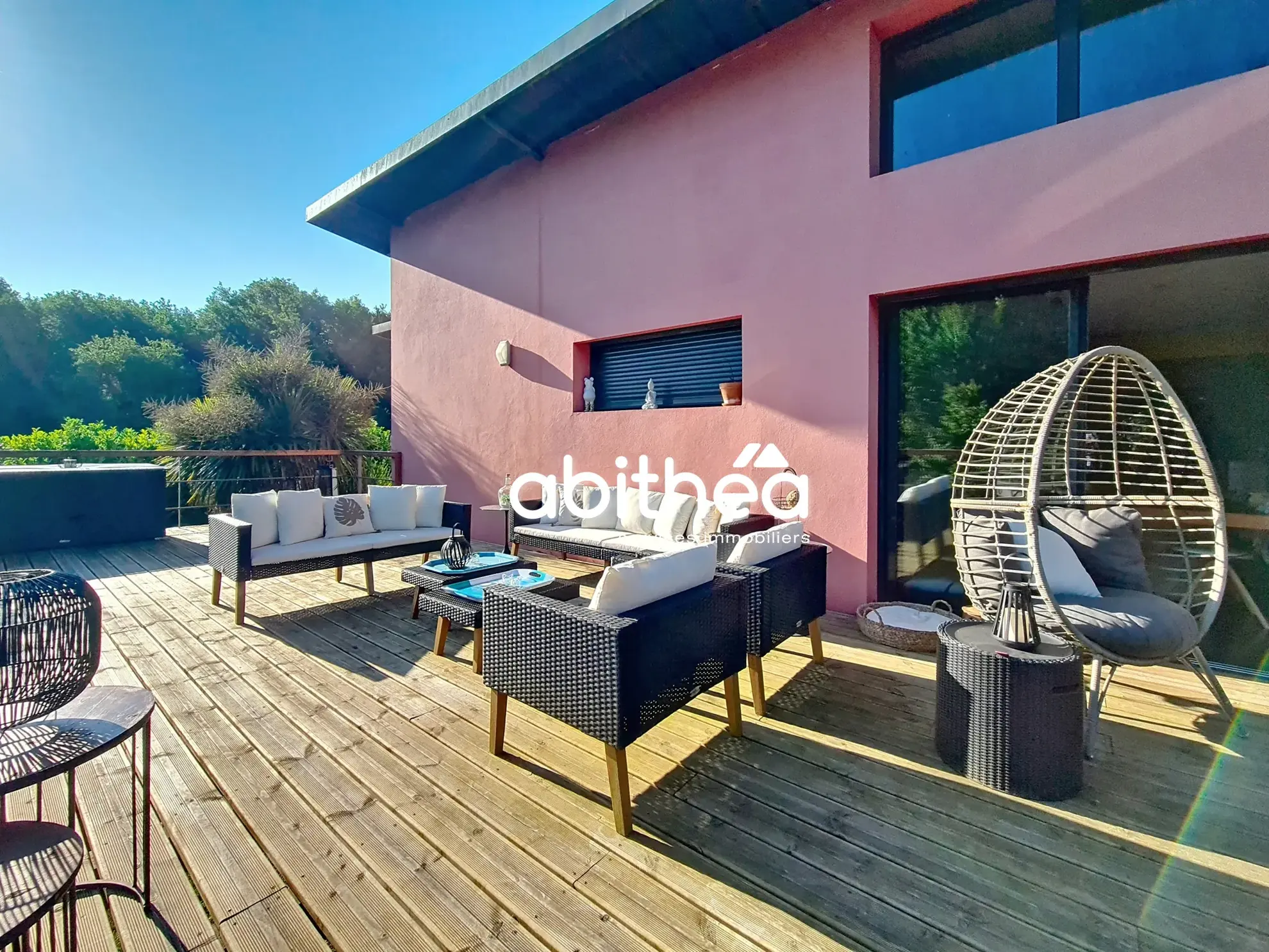 Maison d'architecte avec piscine à Bussac-sur-Charente - 142 m² 