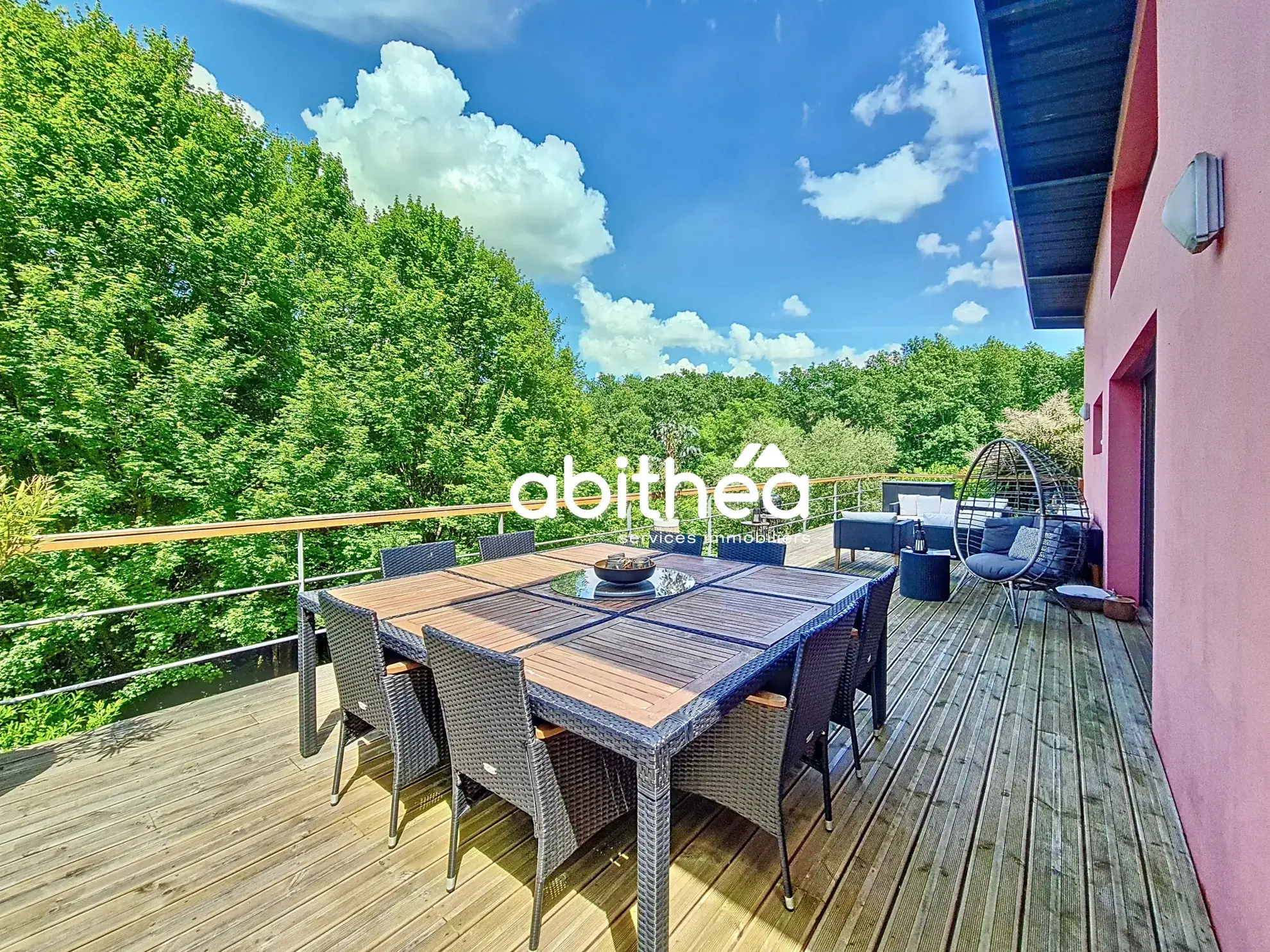 Maison d'architecte avec piscine à Bussac-sur-Charente - 142 m² 