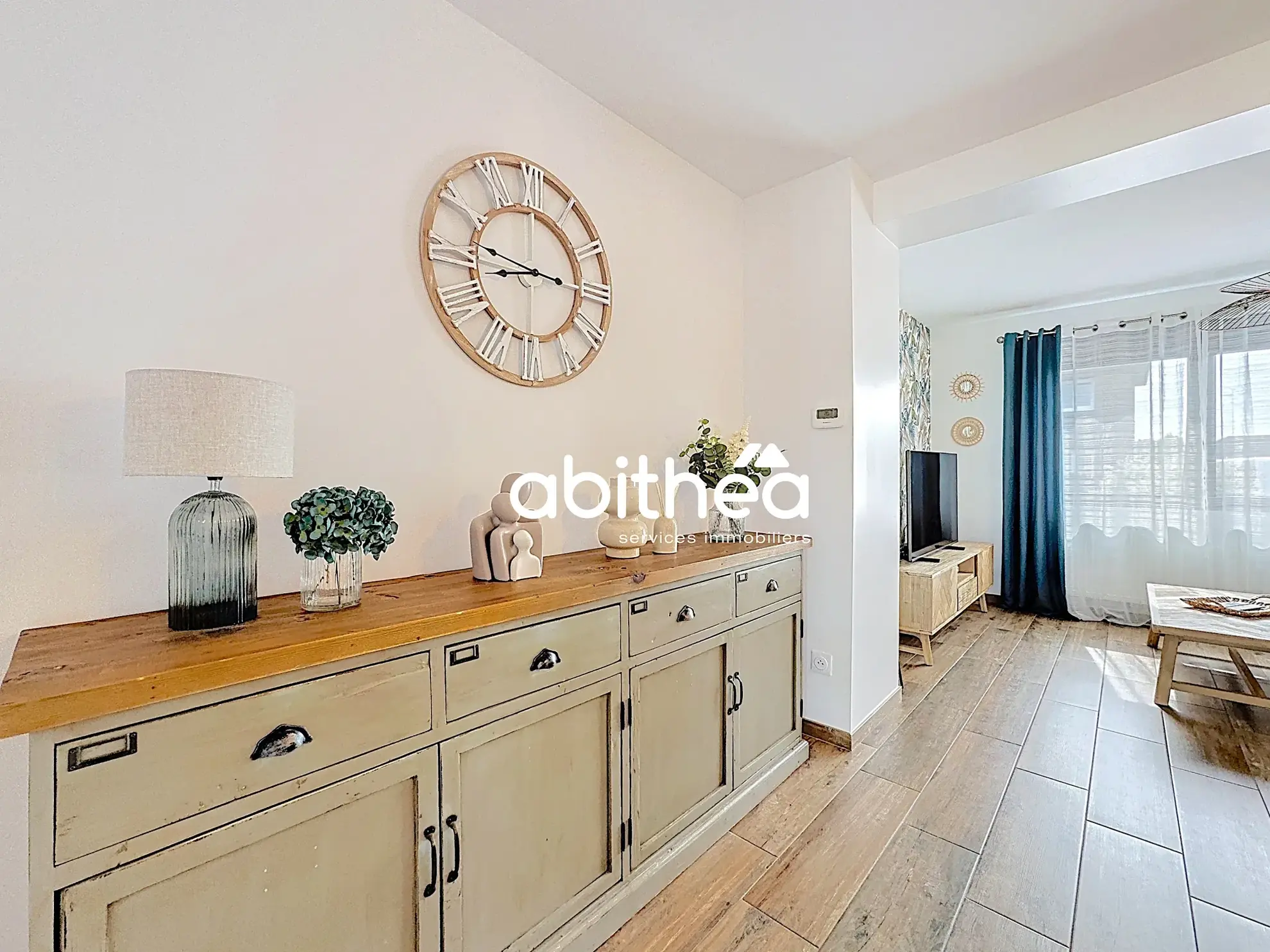 Maison rénovée de 95 m² à Neuville-Saint-Rémy avec jardin et garage 