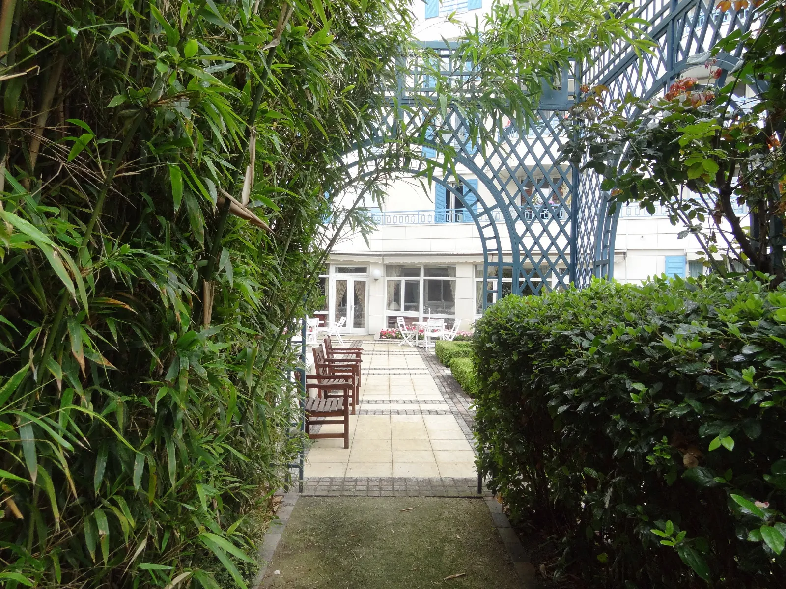 Investissement immobilier à Rueil-Malmaison : appartement 44,85 m² en résidence seniors, rentabilité de 5,40 % 