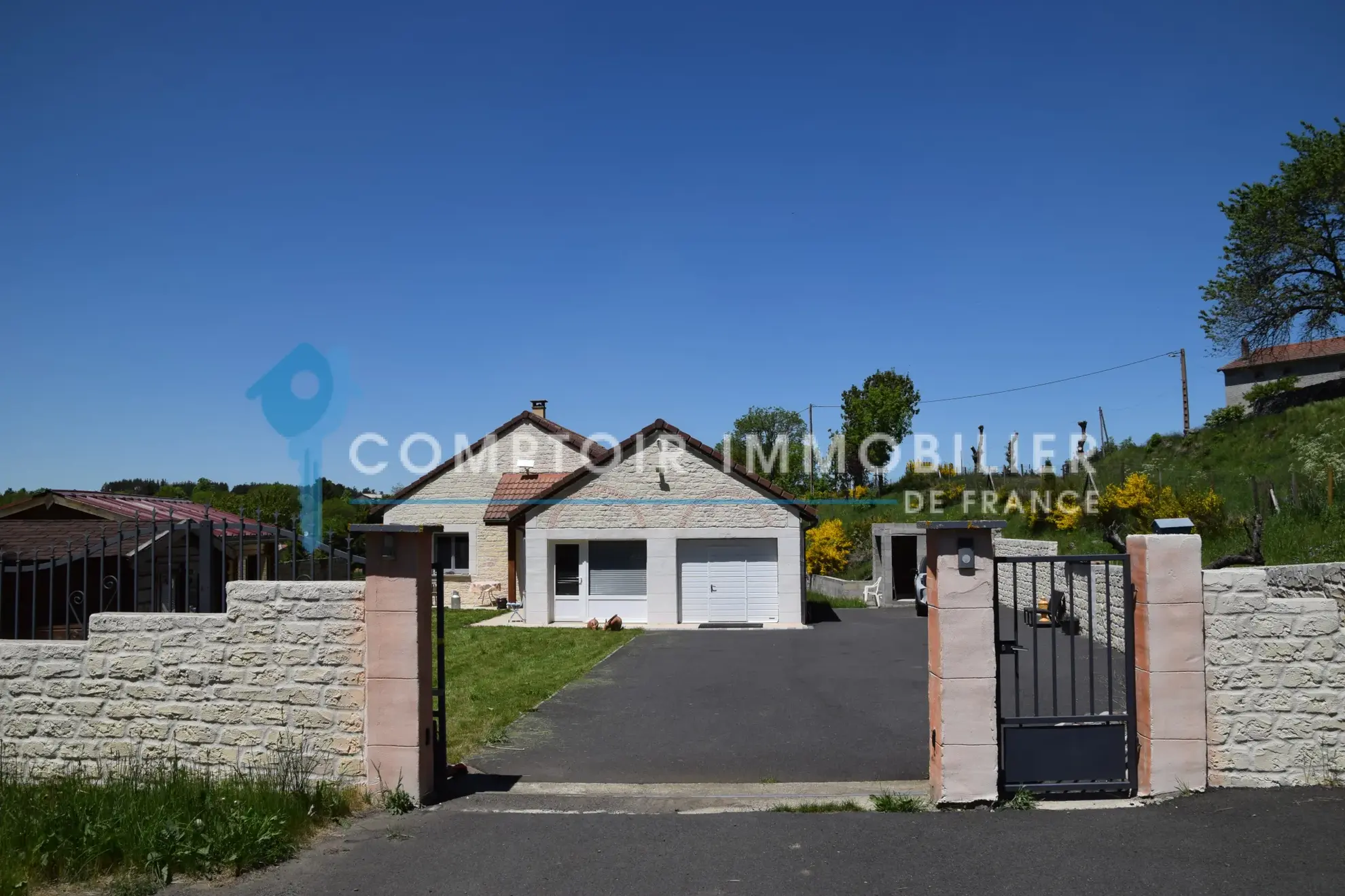 Charmante villa de 110 m² avec vue montagne à Courcourn, Ardèche 