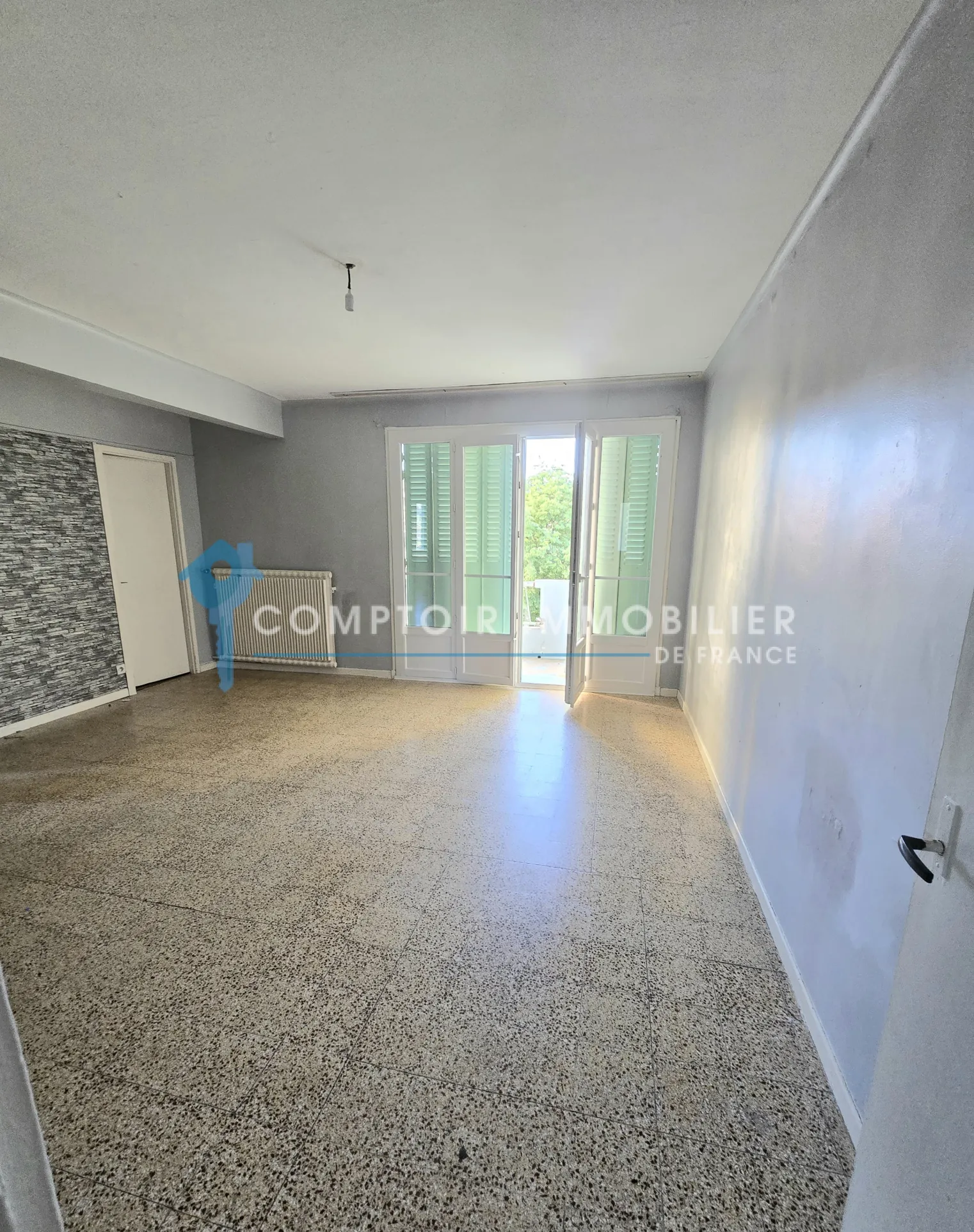 À vendre appartement T4 de 65,25 m² à Alès avec balcons et cave 