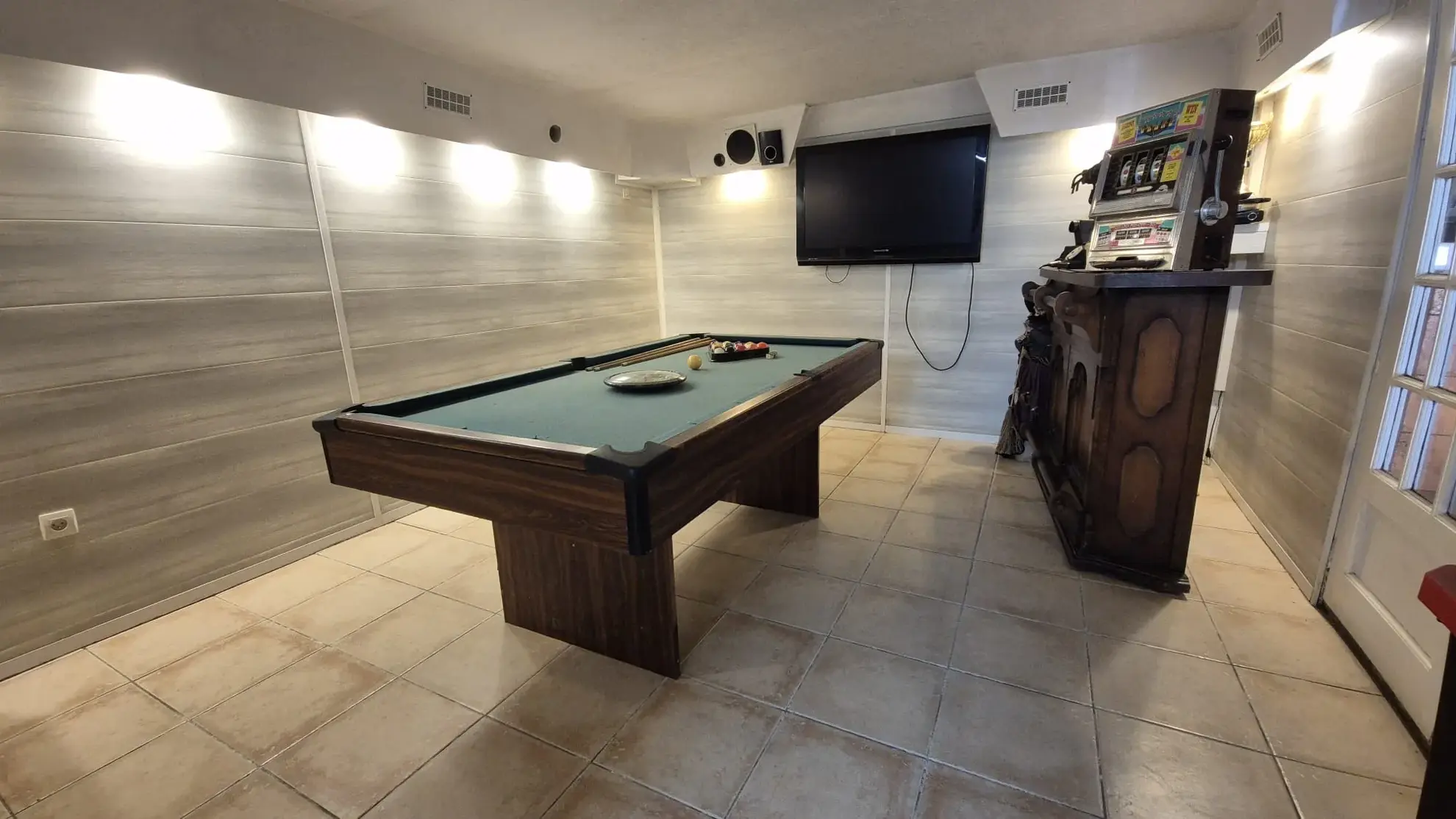 Maison individuelle de plain-pied à Fouquières-Lès-Lens avec jardin et piscine chauffée 