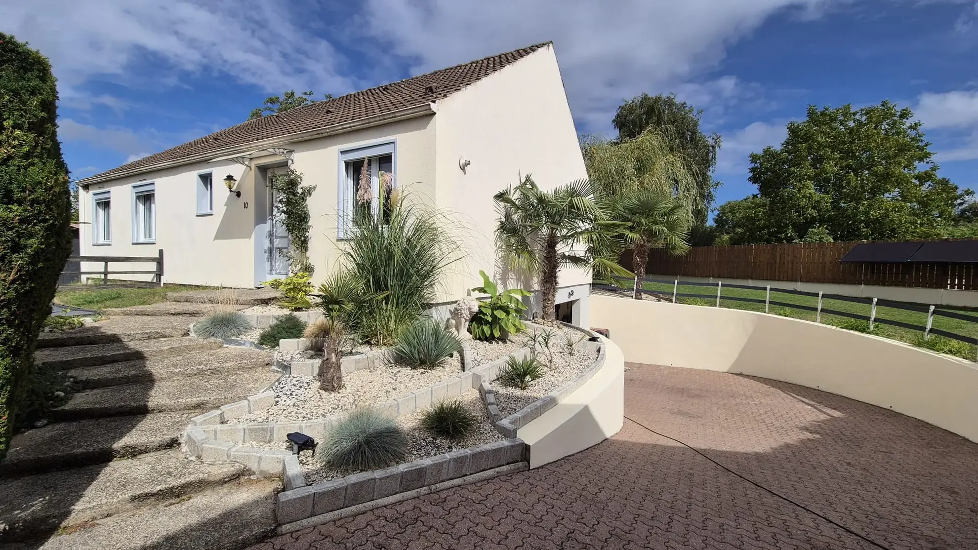 Maison individuelle de plain-pied à Fouquières-Lès-Lens avec jardin et piscine chauffée