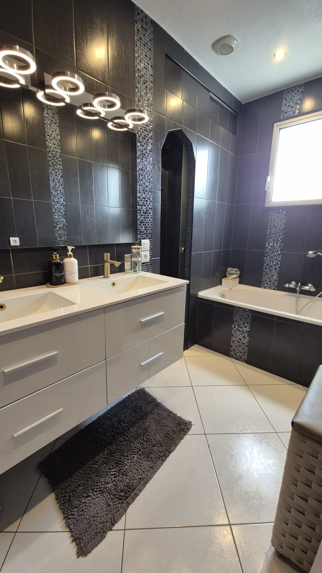 Maison individuelle de plain-pied à Fouquières-Lès-Lens avec jardin et piscine chauffée 