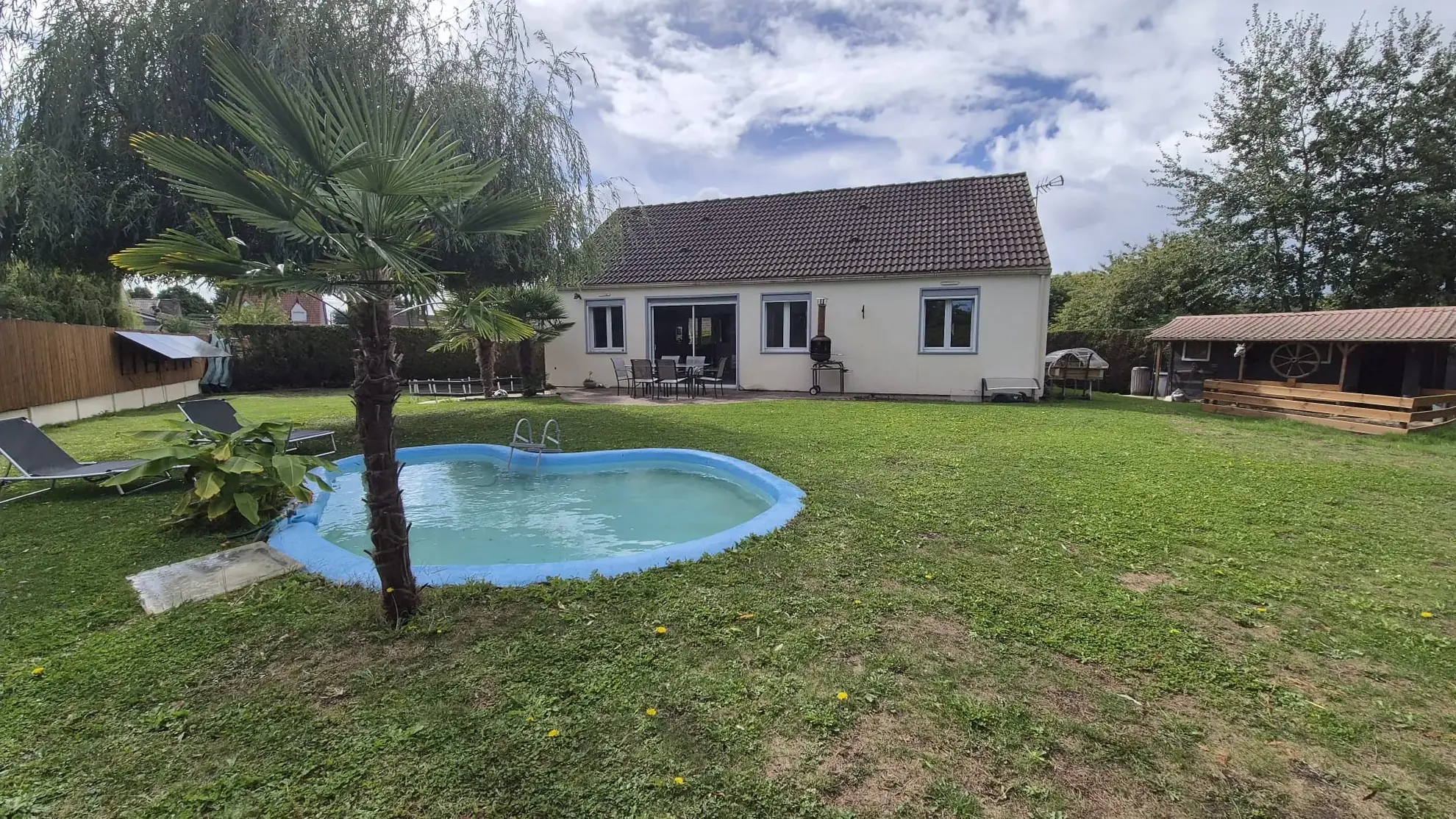 Maison individuelle de plain-pied à Fouquières-Lès-Lens avec jardin et piscine chauffée 