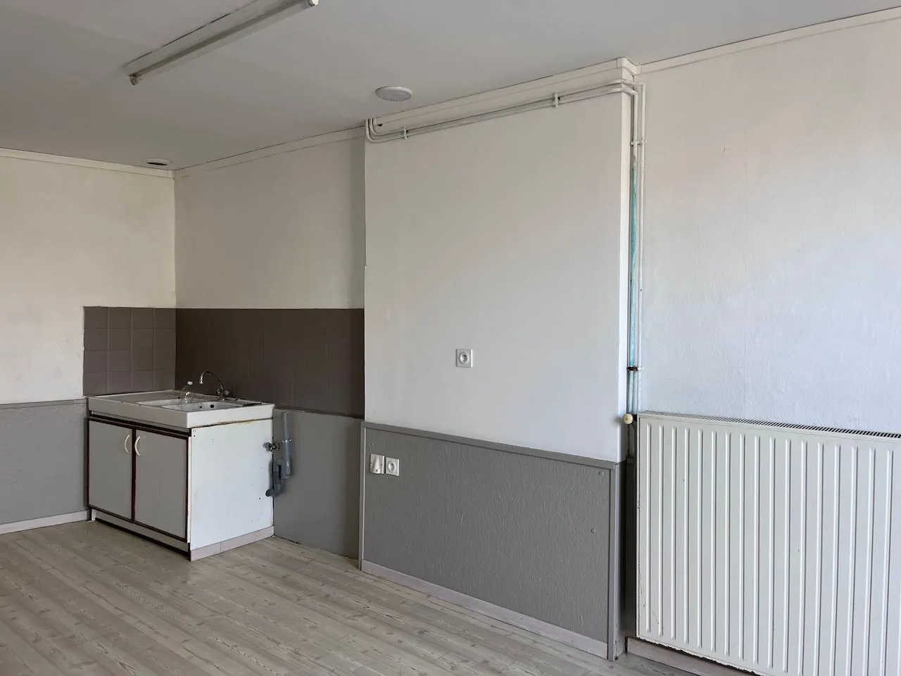 Charmante maison en pierre à Sainte Hermine, 110 m², 4 chambres, cour privée 