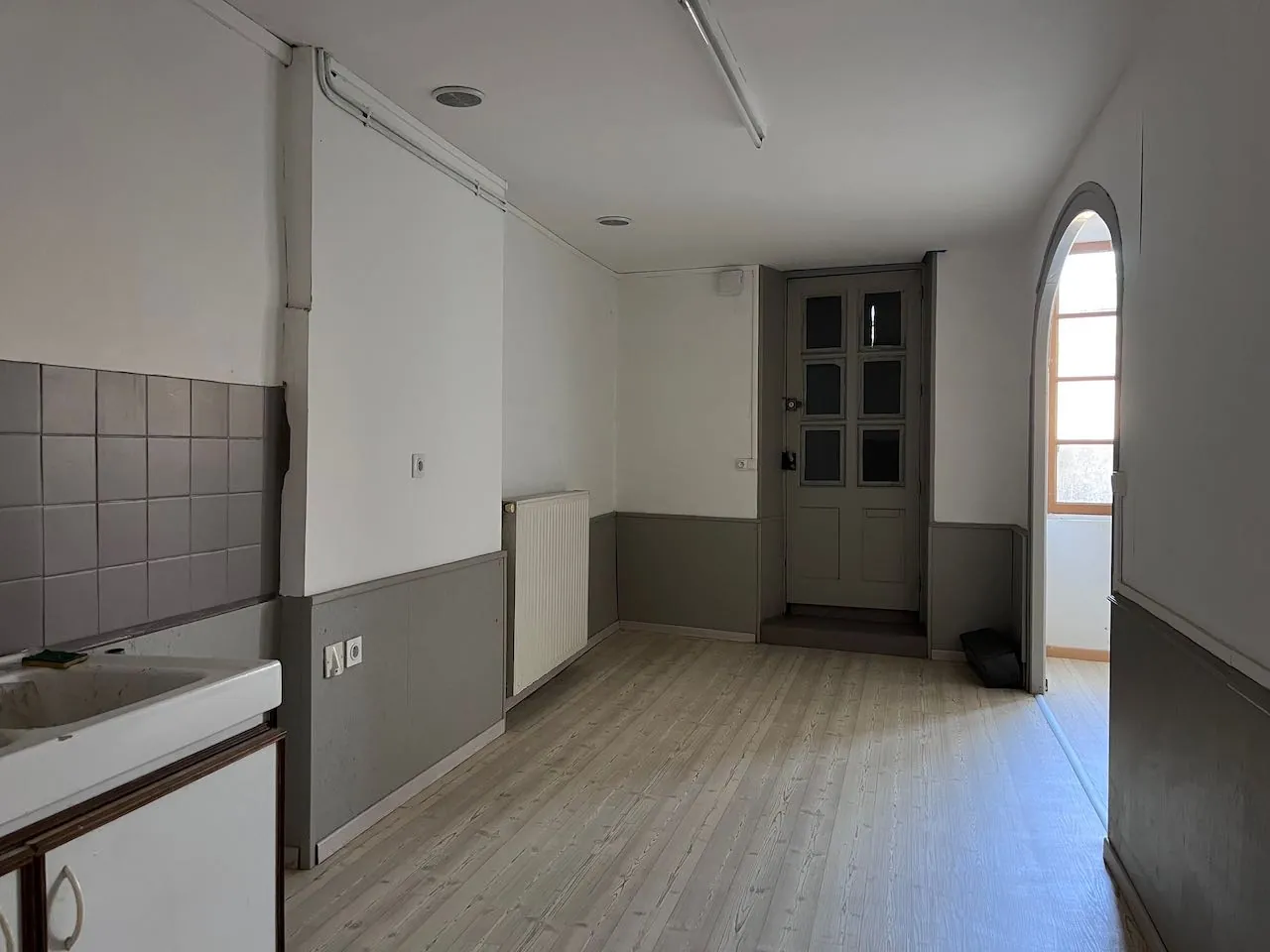 Charmante maison en pierre à Sainte Hermine, 110 m², 4 chambres, cour privée 