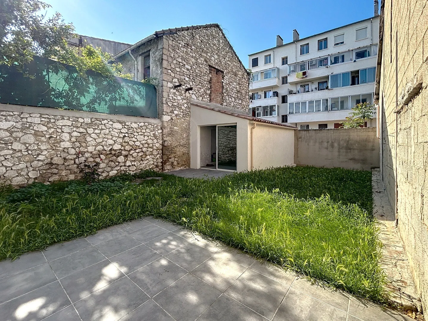 Appartement rénové de 63 m² à Marseille, excellent potentiel locatif idéal investisseur 