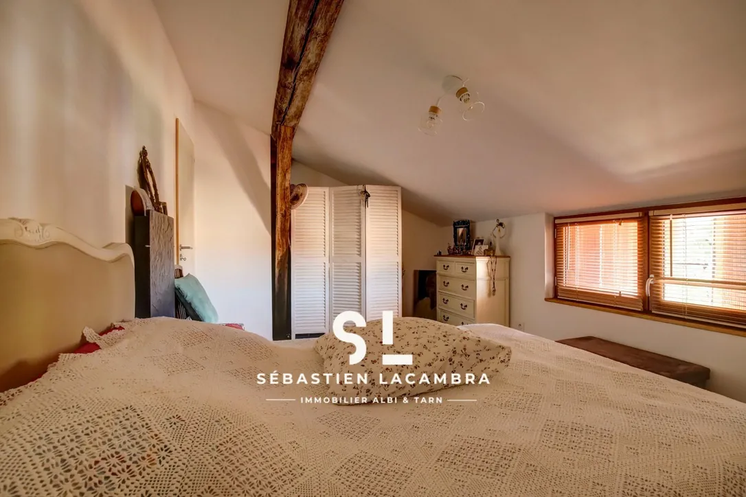 Charmante maison de ville rénovée à Lisle-sur-Tarn avec garage et cave voûtée 