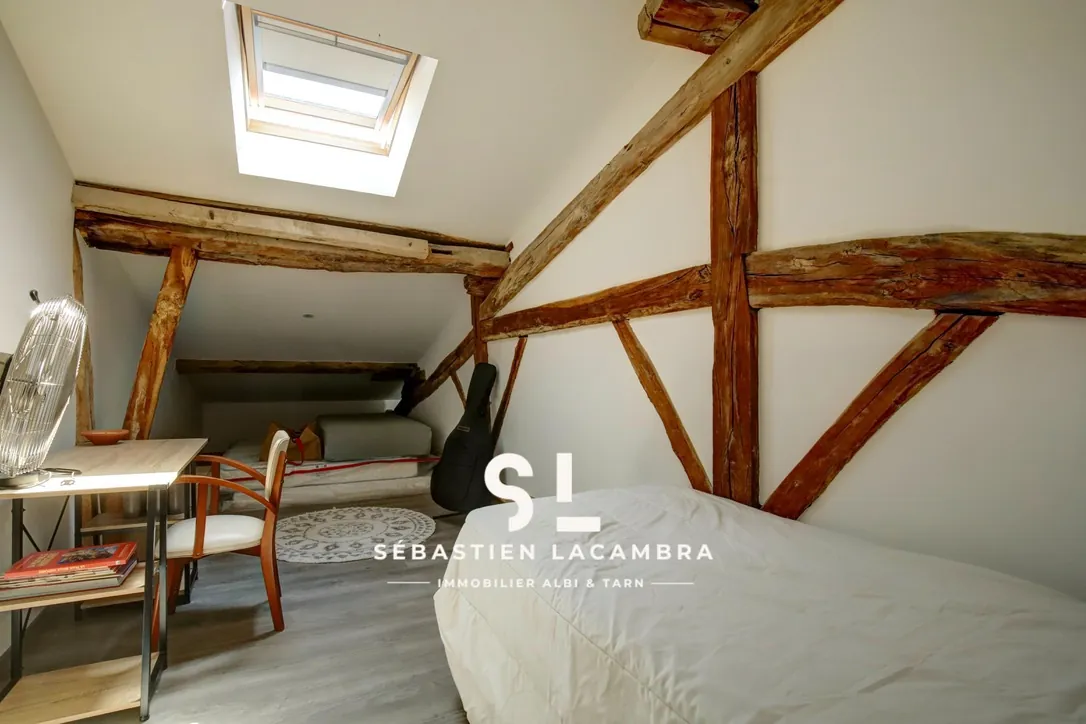 Charmante maison de ville rénovée à Lisle-sur-Tarn avec garage et cave voûtée 