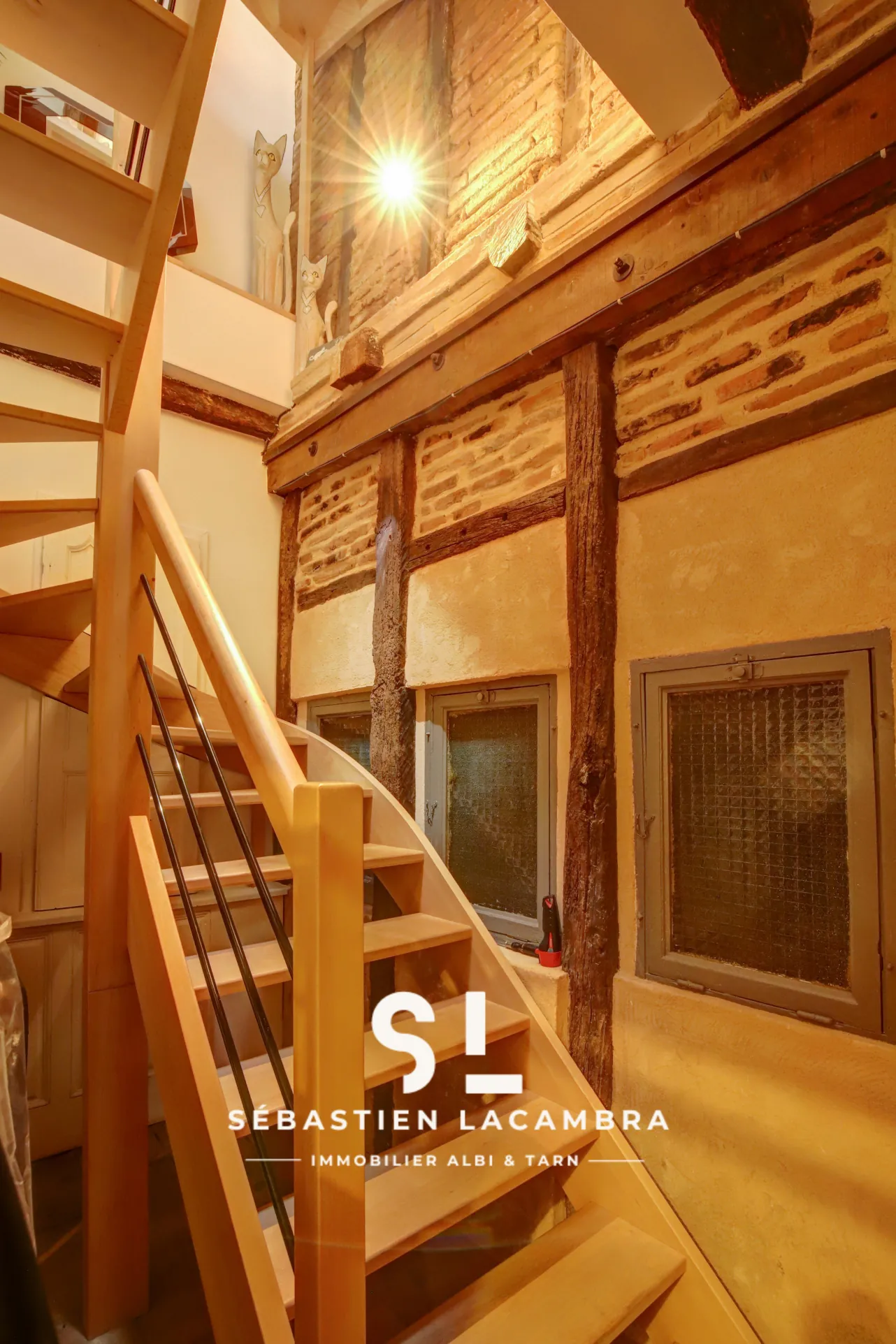 Charmante maison de ville rénovée à Lisle-sur-Tarn avec garage et cave voûtée 
