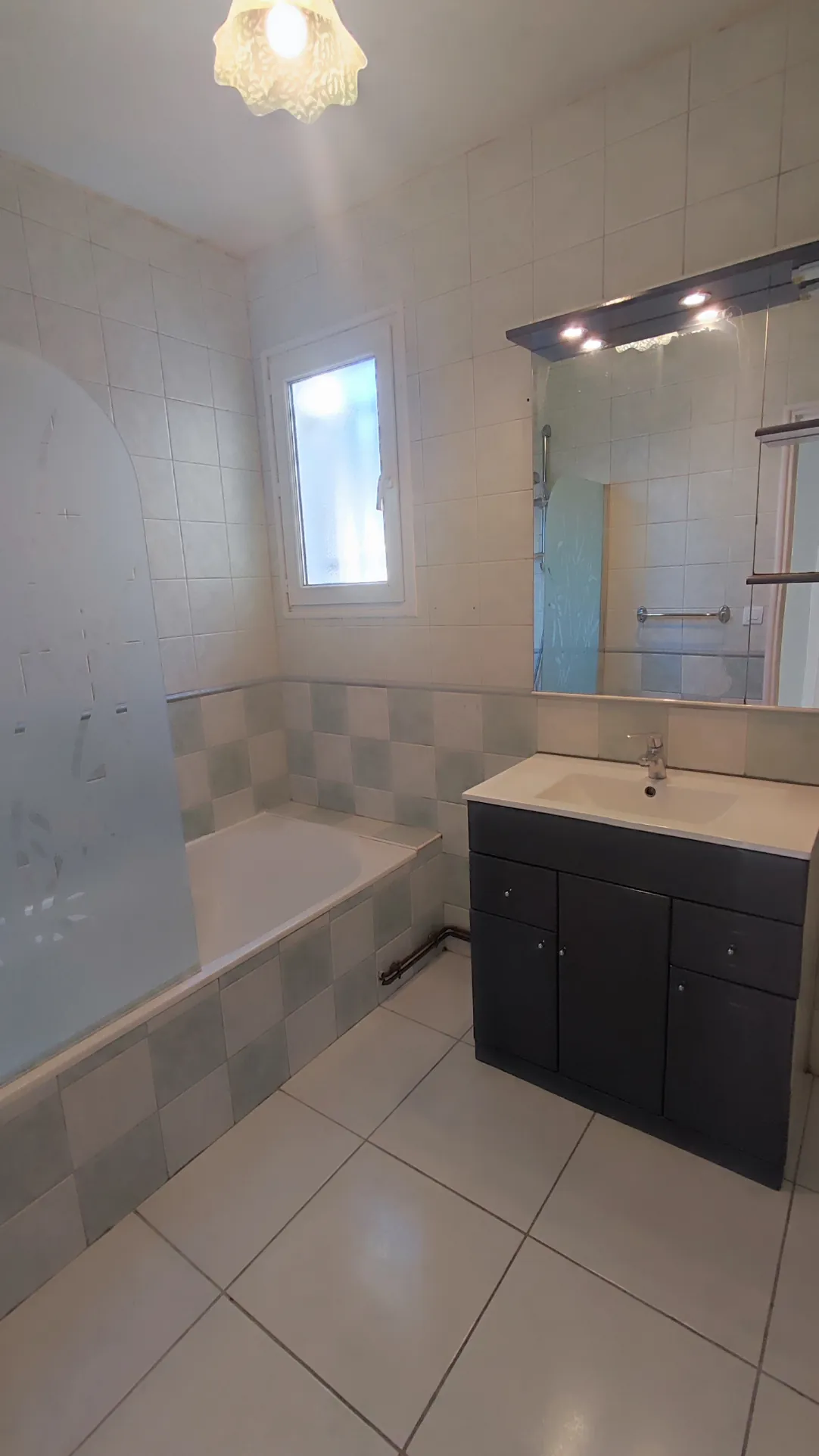 Maison de 120 m² avec 4 chambres et grand jardin à Oloron-Sainte-Marie 