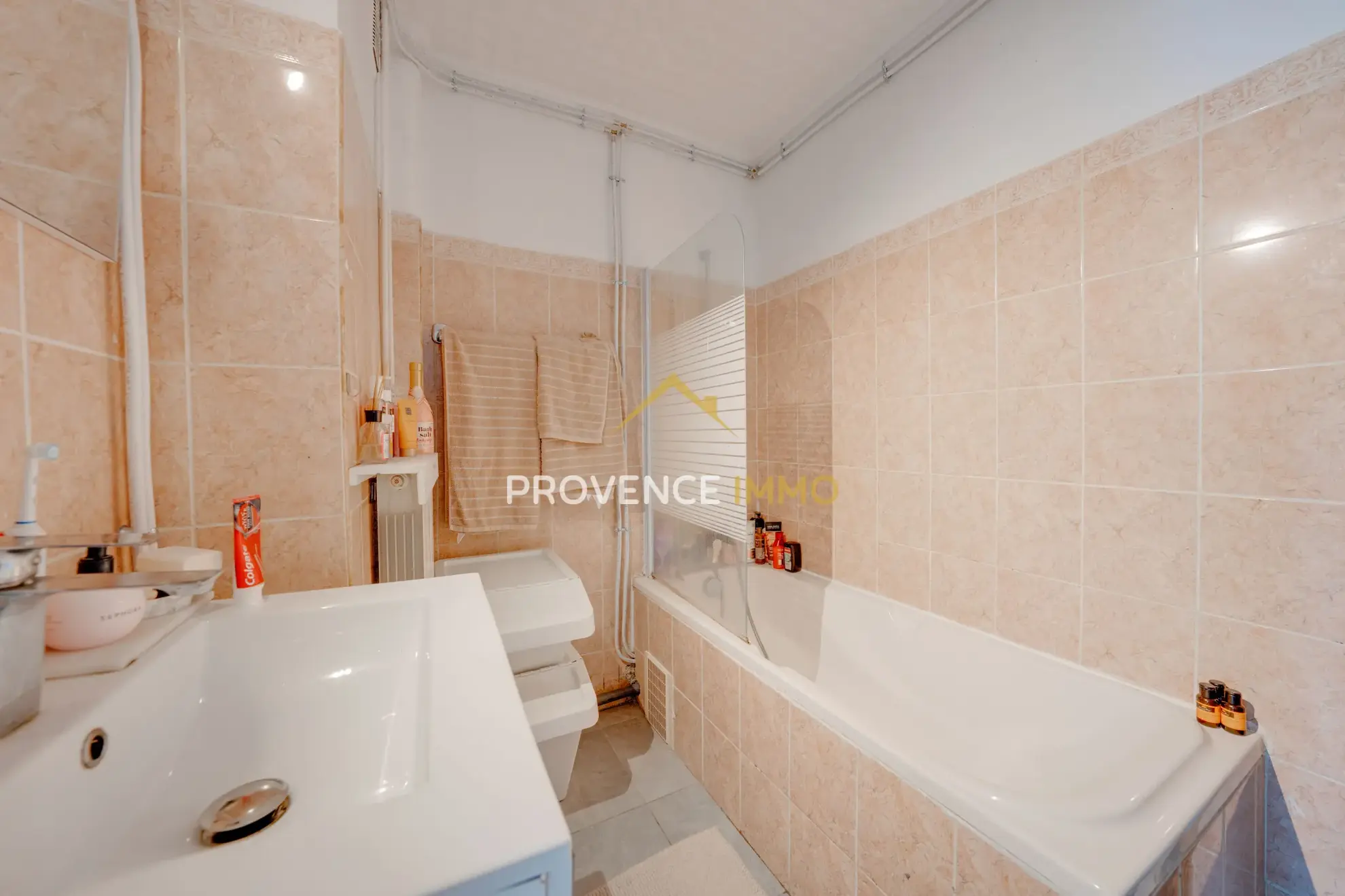 Appartement T3 à vendre à Marignane avec loggia, balcon, parking et cave 