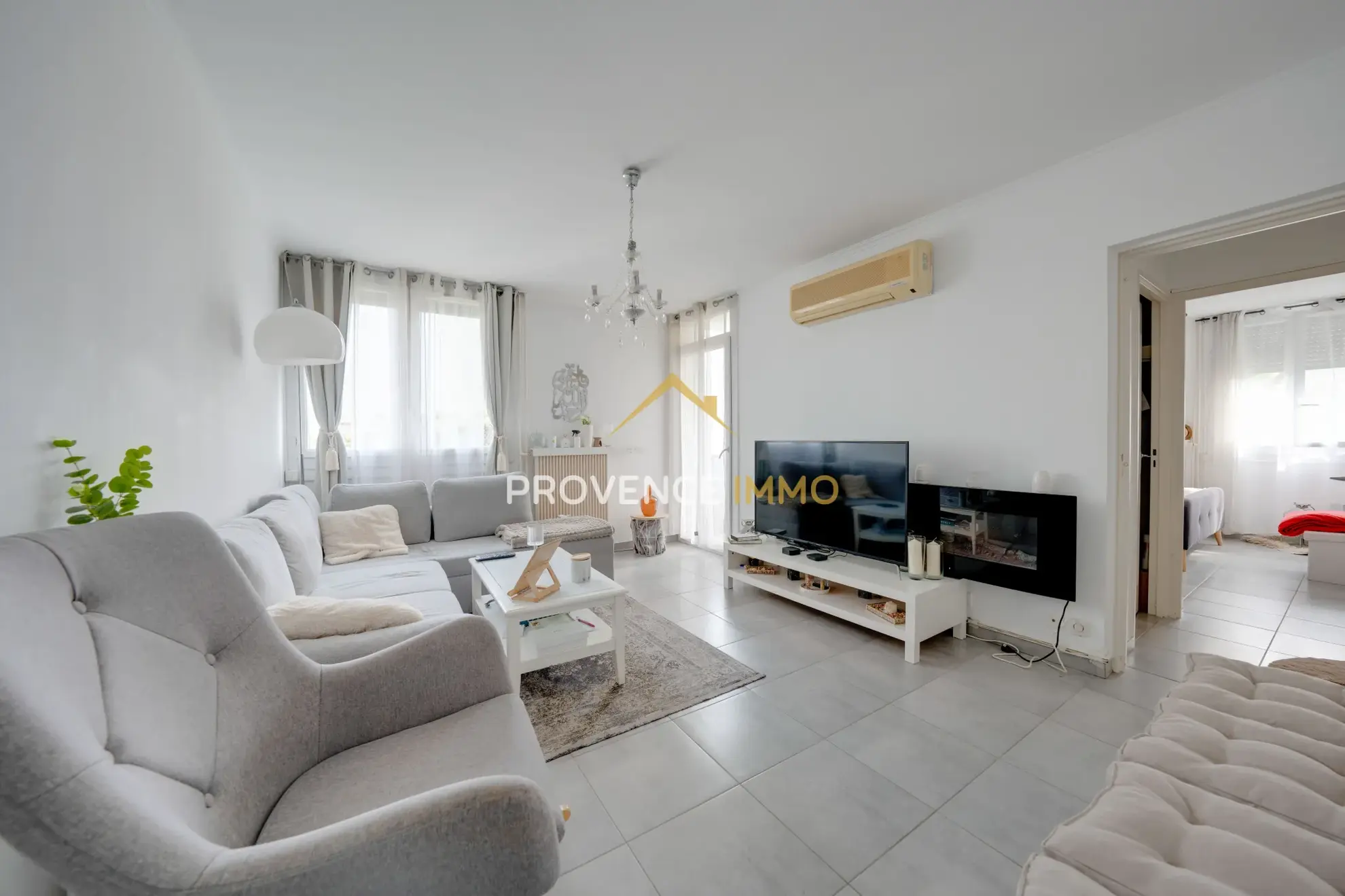 Appartement T3 à vendre à Marignane avec loggia, balcon, parking et cave